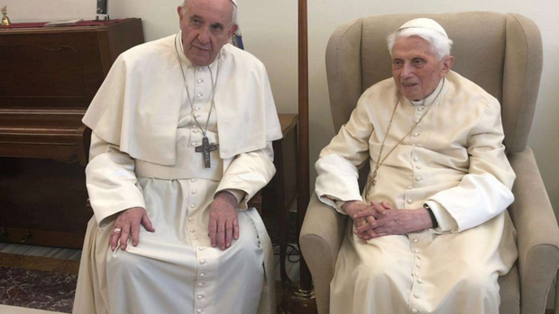 Immagine di Francesco visita Ratzinger: auguri per Pasqua e i 92 anni
