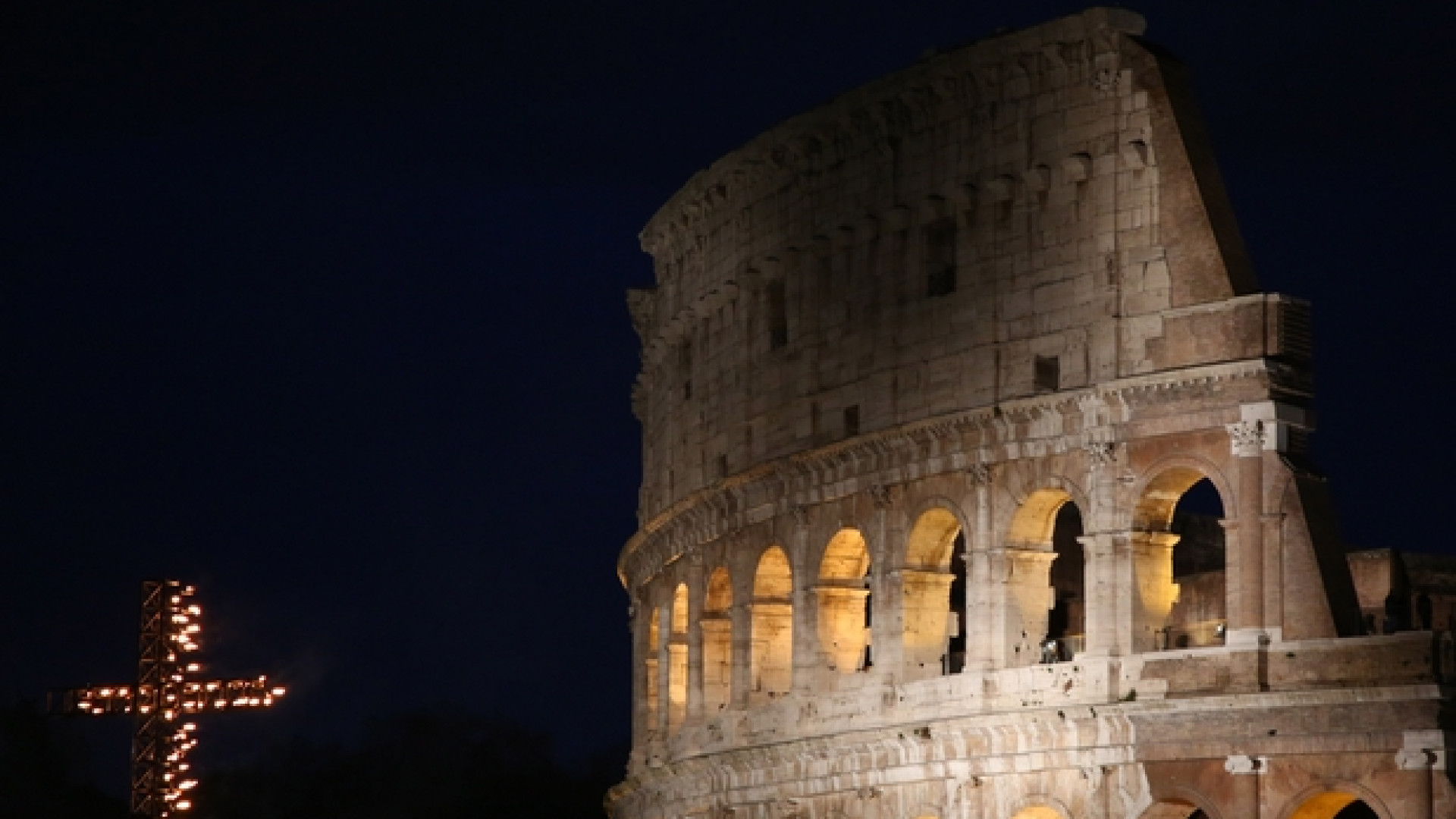 Immagine di La Via Crucis al Colosseo dedicata agli sfruttati. I testi delle meditazioni