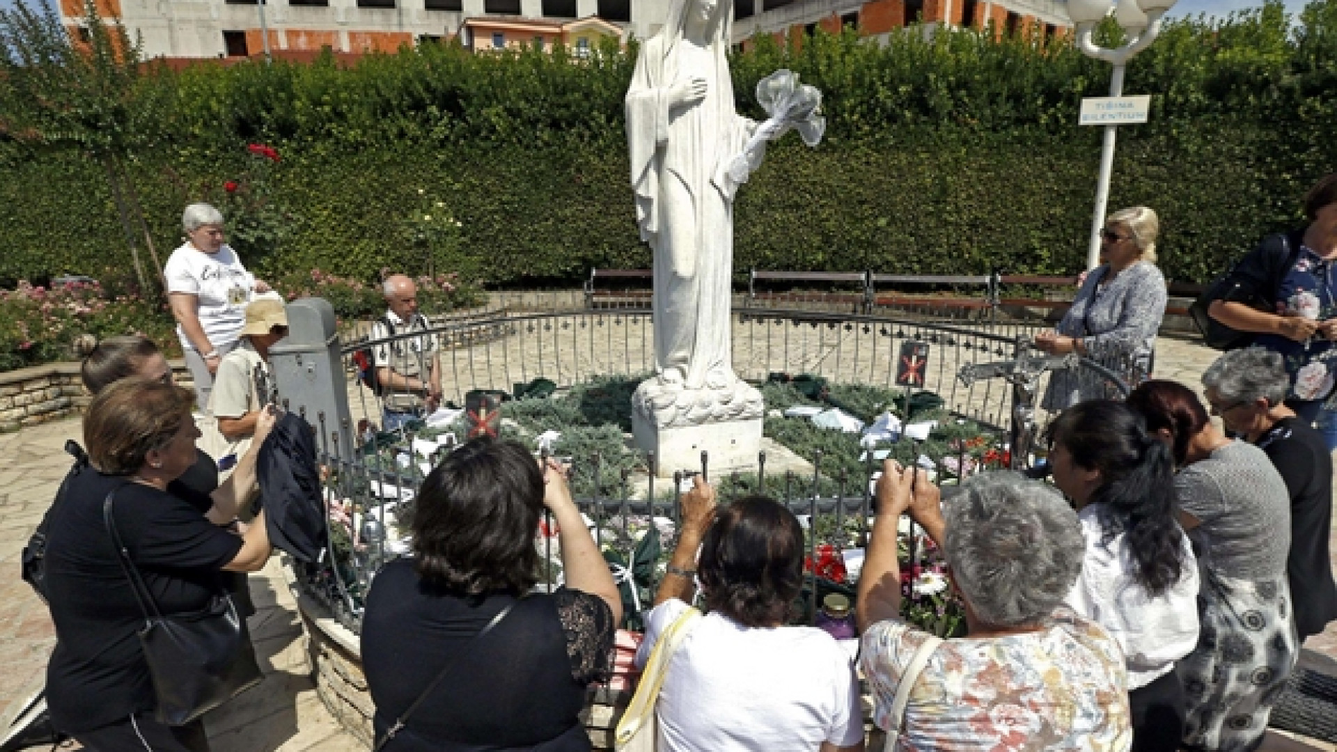 Immagine di Pellegrinaggi a Medjugorje: ecco perché è importante la decisione del Papa