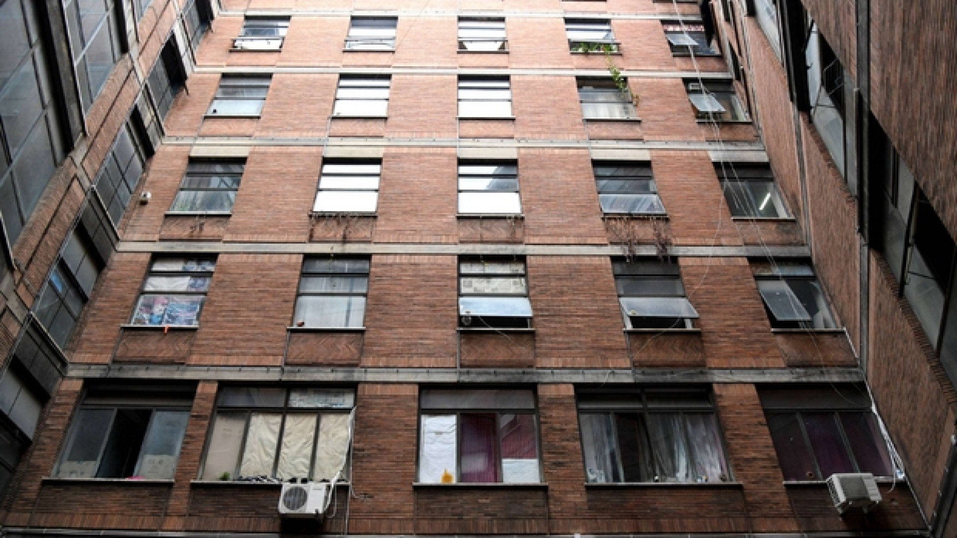 Immagine di Quel condominio riacceso e il «potere» di tre donne
