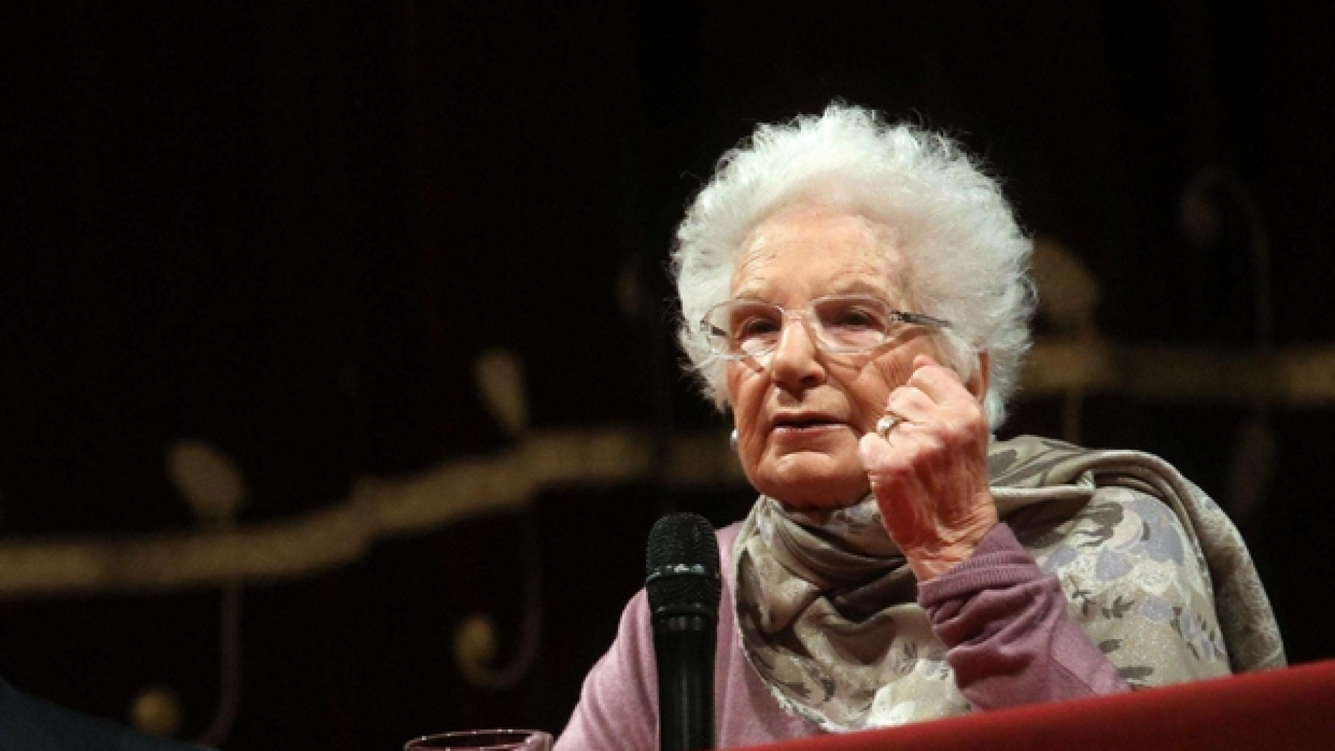 Immagine di Liliana Segre: «Contro l'indifferenza rimane la Carta»