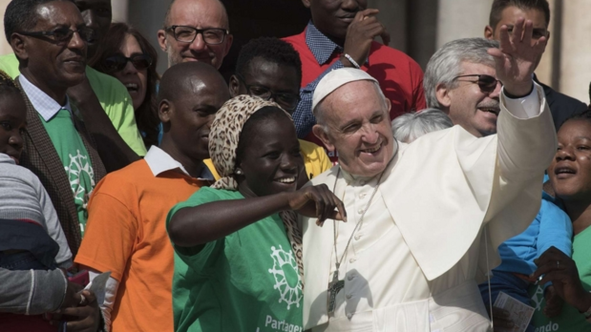 Immagine di Il Papa sui migranti: il motto dei veri cristiani è «prima gli ultimi»
