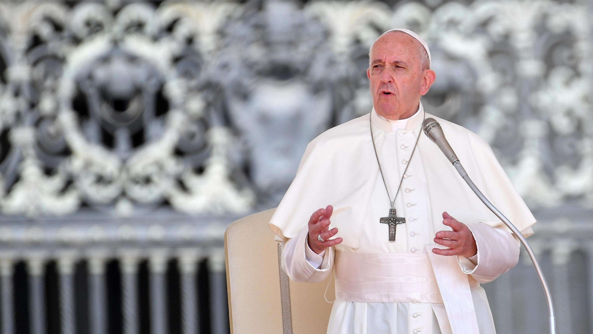 Immagine di Il Papa: l'8 giugno alle 13 un minuto per la pace