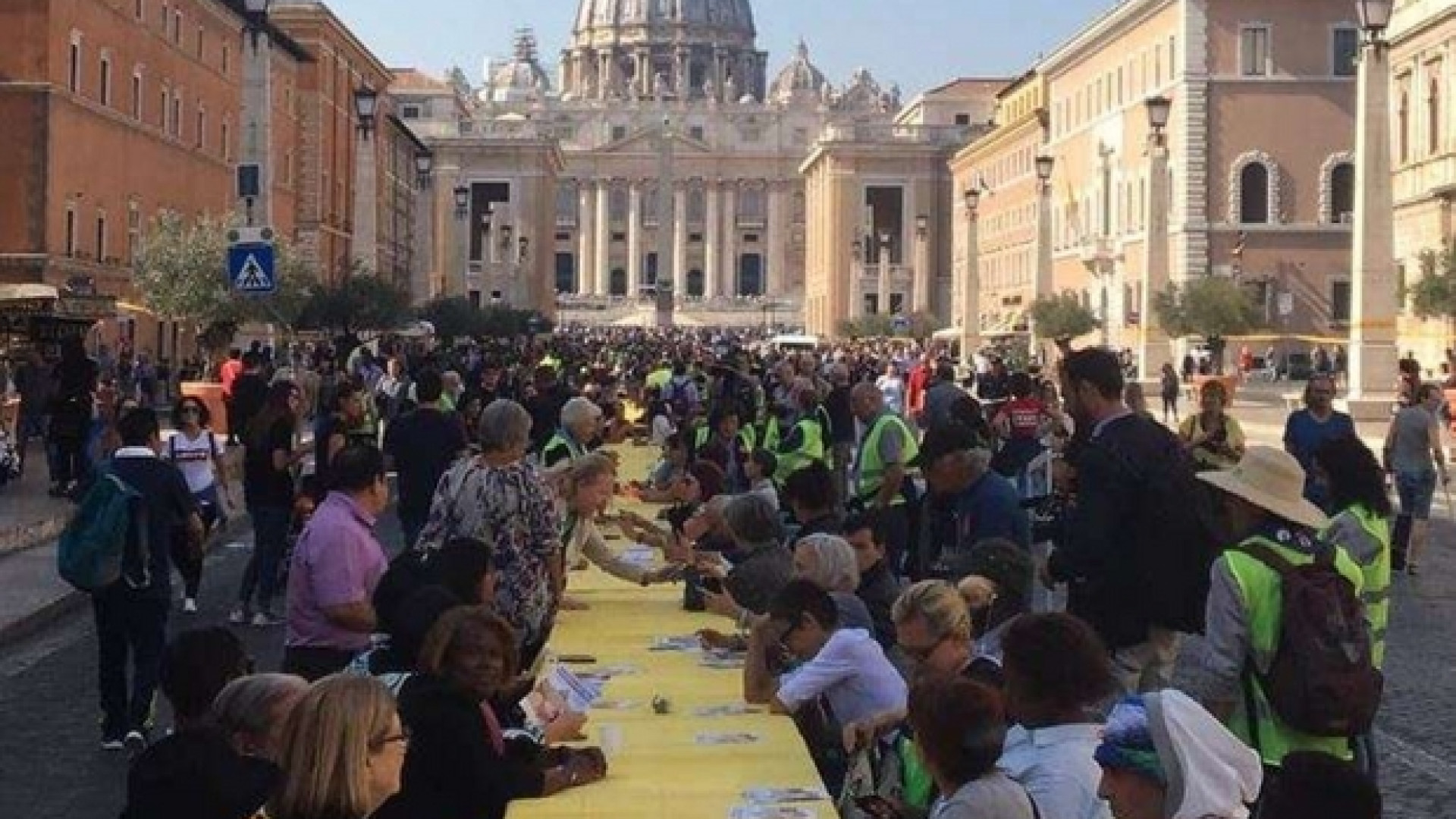 Immagine di La Tavolata senza muri raddoppia a Roma e si moltiplica in Italia
