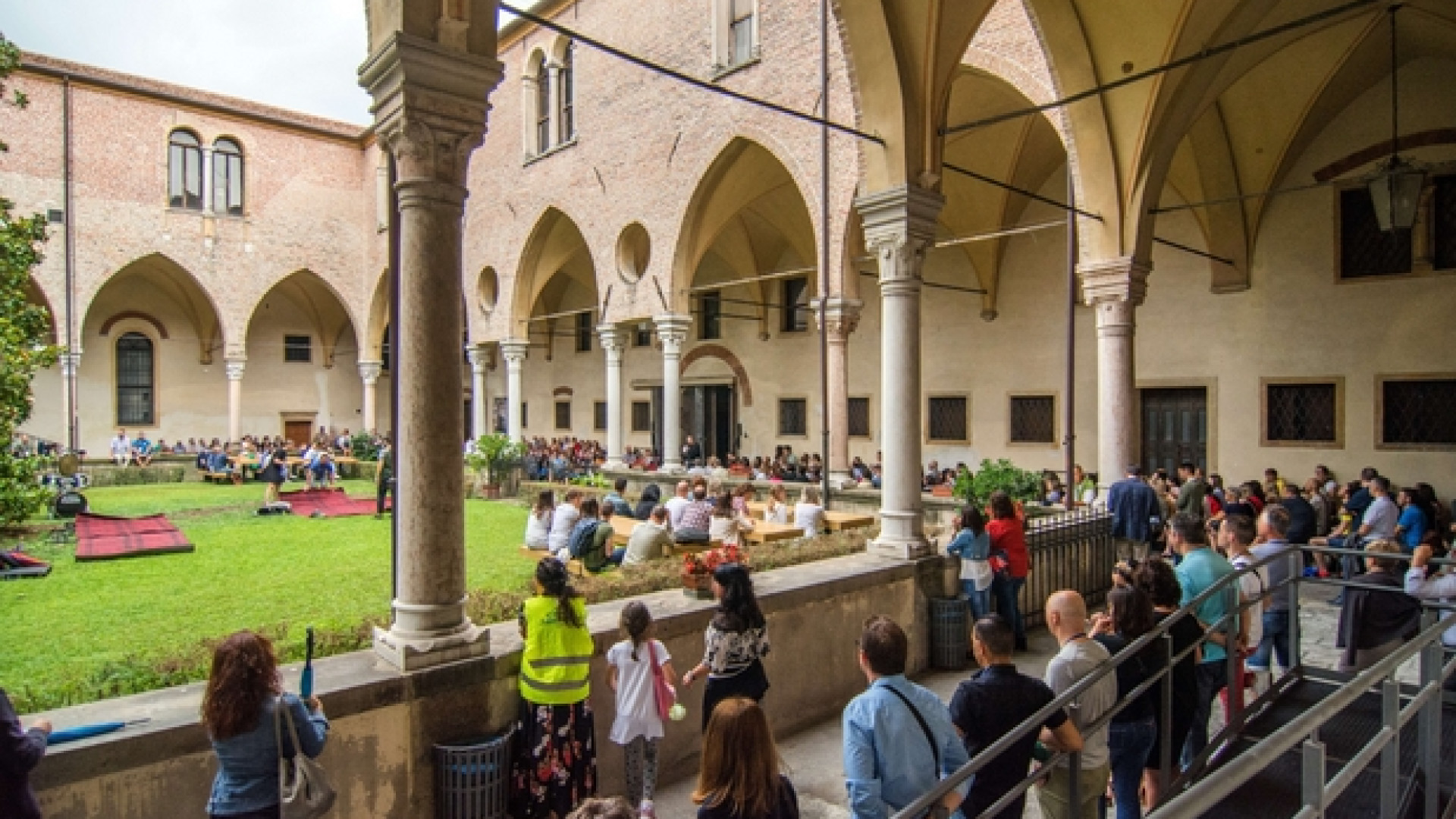 Immagine di La festa dei single: «Sant'Antonio fammi sposare»