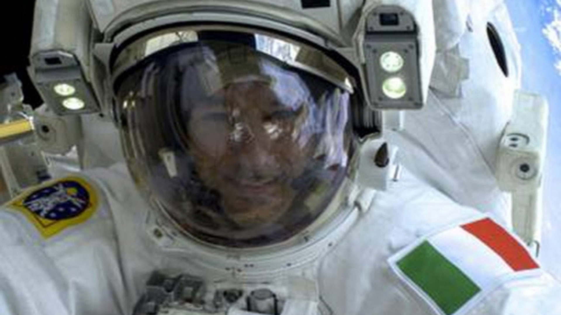 Immagine di Parmitano: «Torno nello spazio per guardare a Marte»