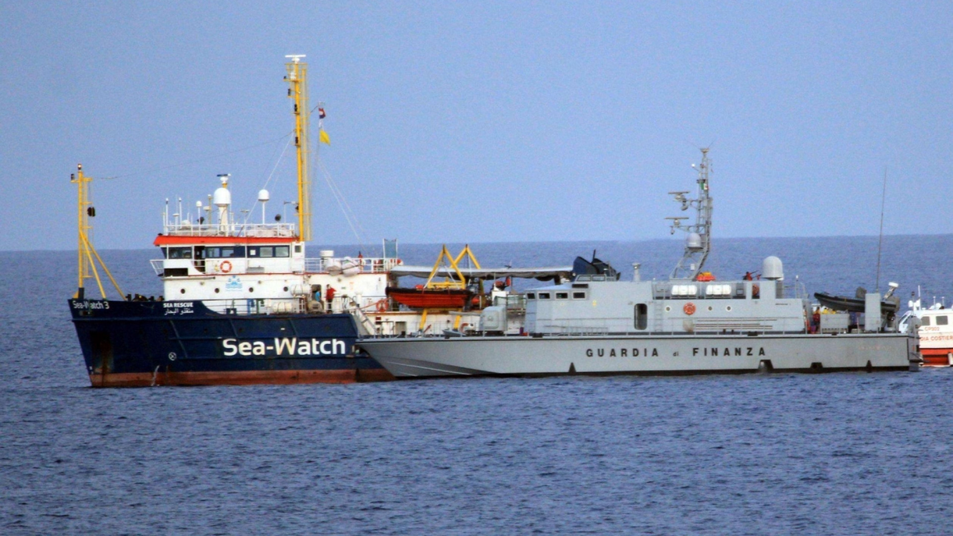 Immagine di Sea Watch chiede intervento alla Corte europea per sbarcare i 42 a bordo