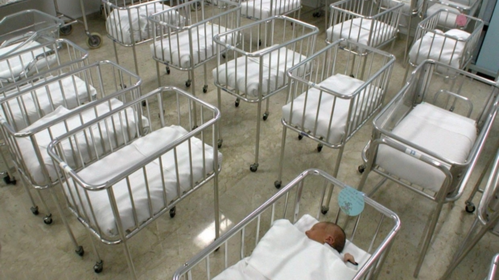 Immagine di L'Italia senza figli: persi altri 18mila nati in un anno