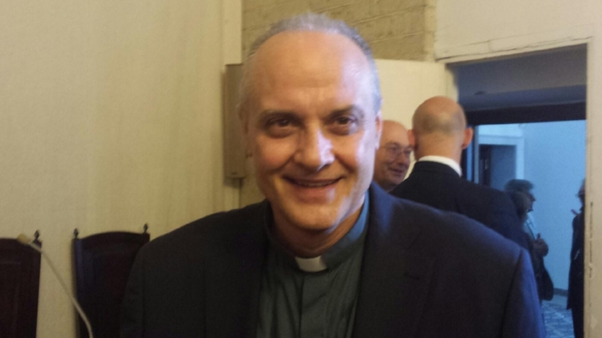Immagine di Napoli dà l'addio al vescovo Angerami, l'«ingegnere di Dio»