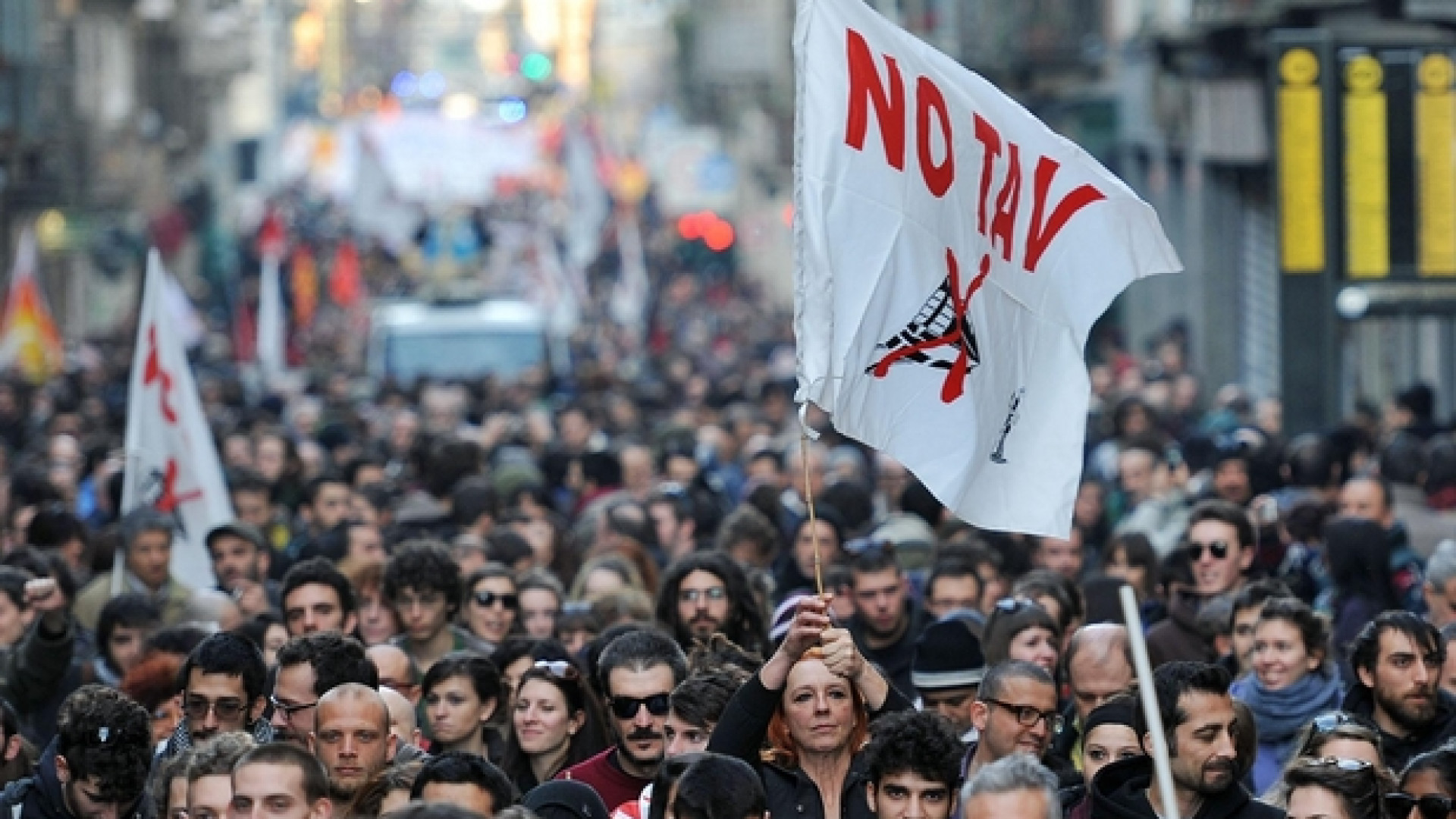 Immagine di I social e la crisi degli intellettuali, così sta vincendo il populismo