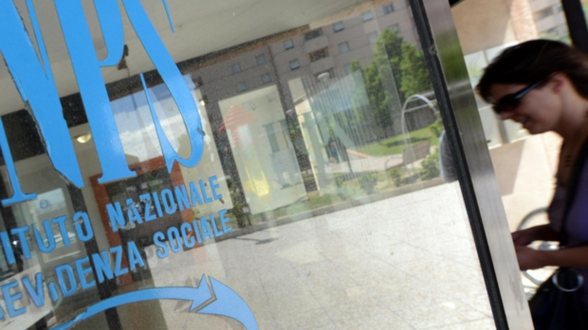 Immagine di Reddito e pensione di cittadinanza, stranieri ancora senza