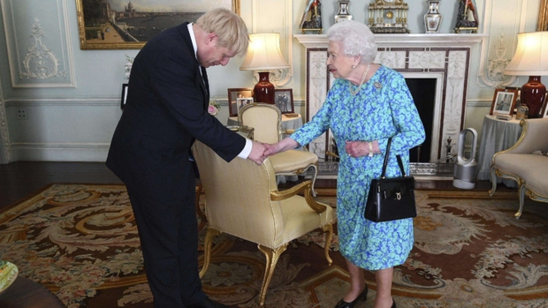Immagine di E' scontro tra il neopremier Johnson e il diplomatico Barnier sul backstop