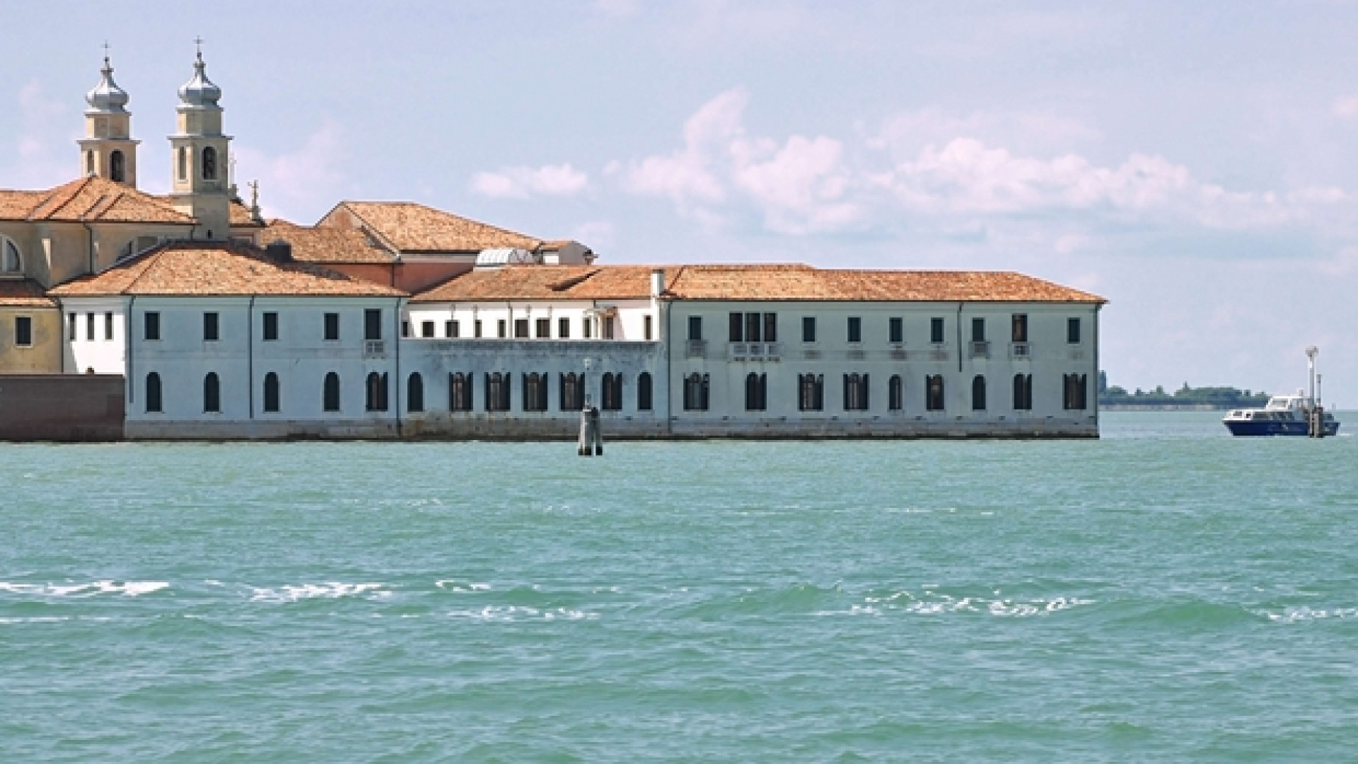 Immagine di San Servolo, nell'isola della follia creativa