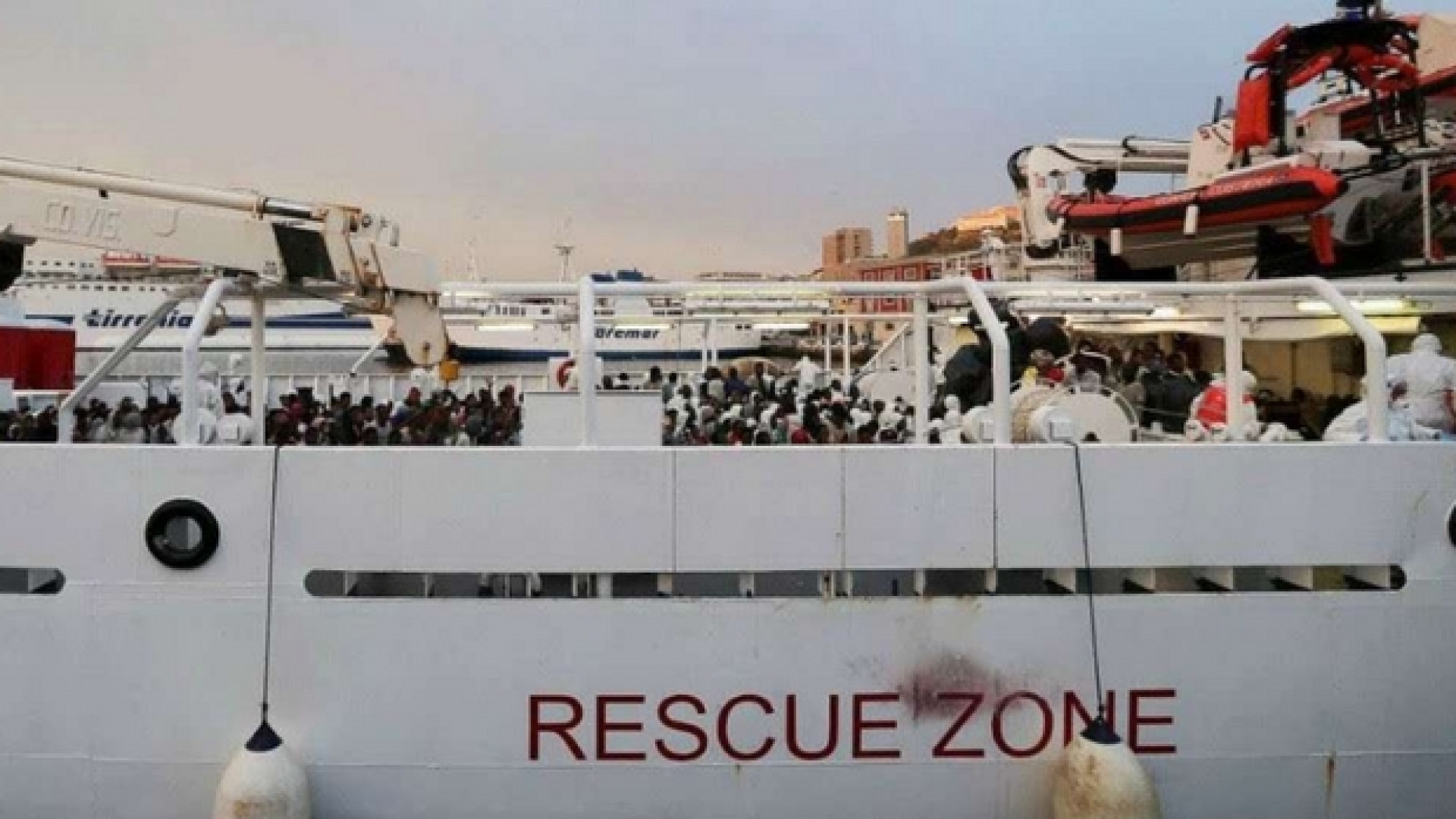 Immagine di La Procura indaga. Nave Gregoretti bloccata ad Augusta da 6 giorni