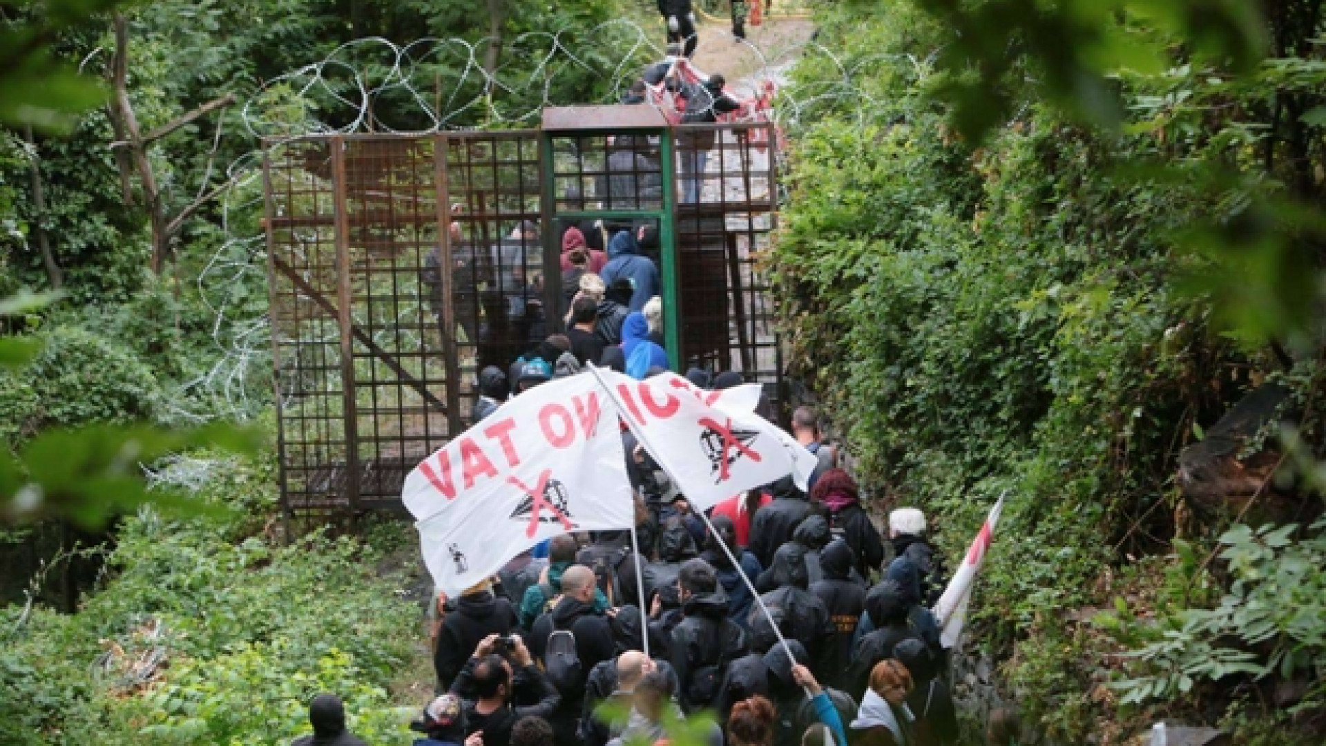 Immagine di Scontri e sassi al corteo, tornano i No Tav