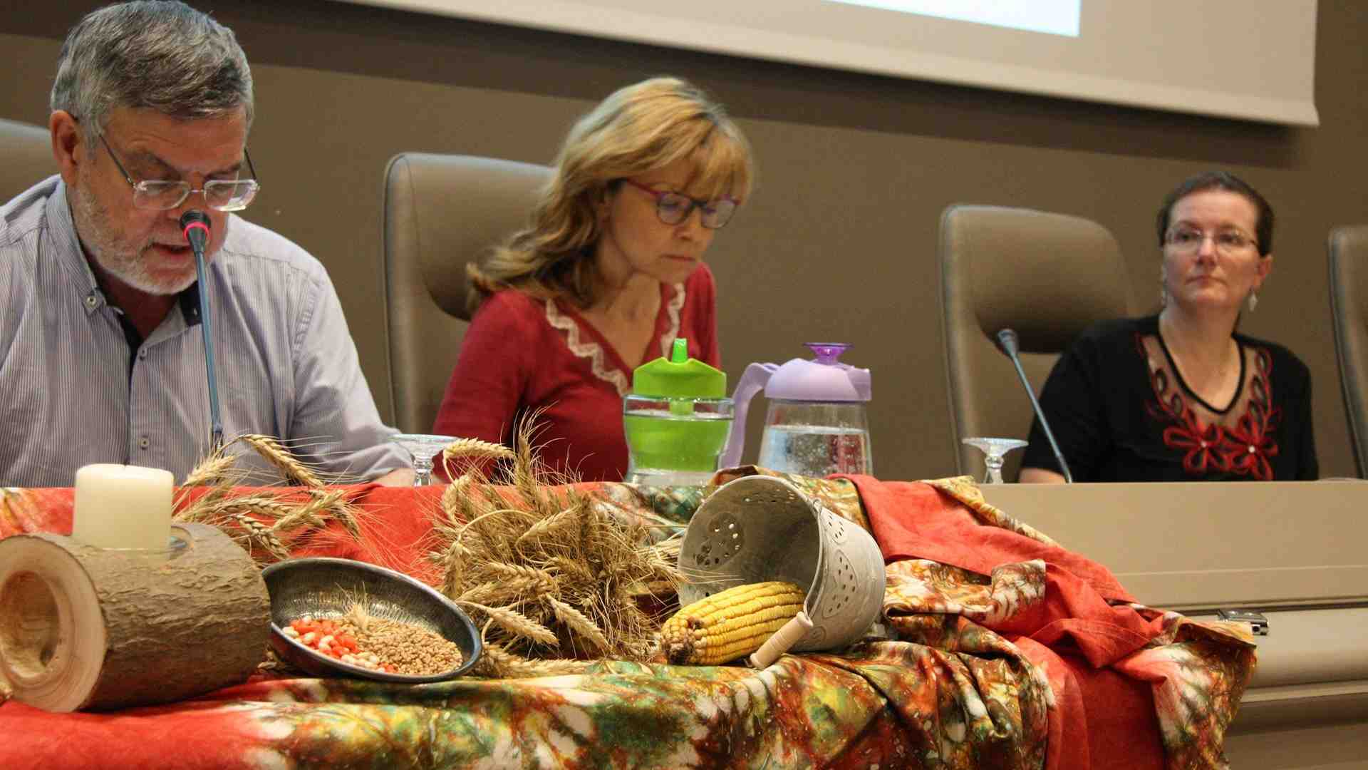 Immagine di Dalla parte dei poveri ma non della povertà