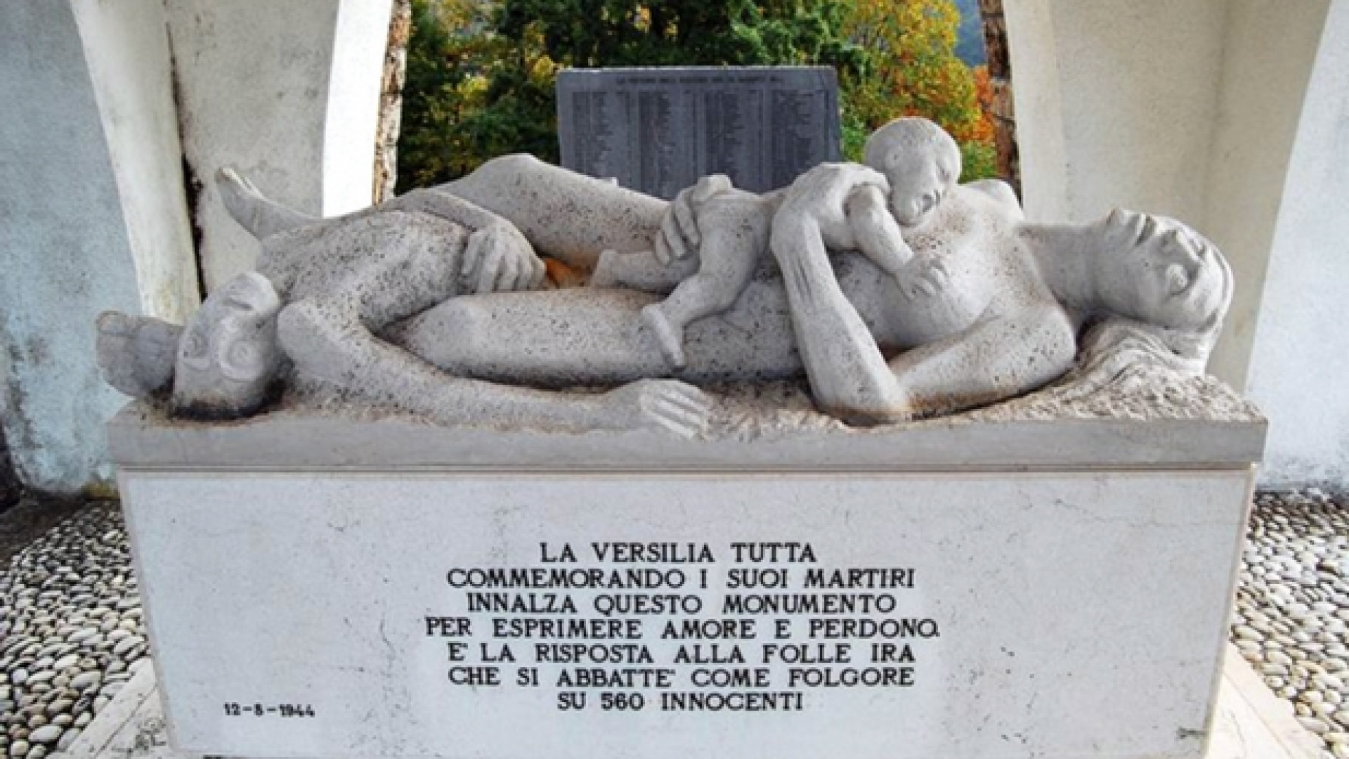 Immagine di 75 anni fa Stazzema. Mattarella: chi dimentica è più debole