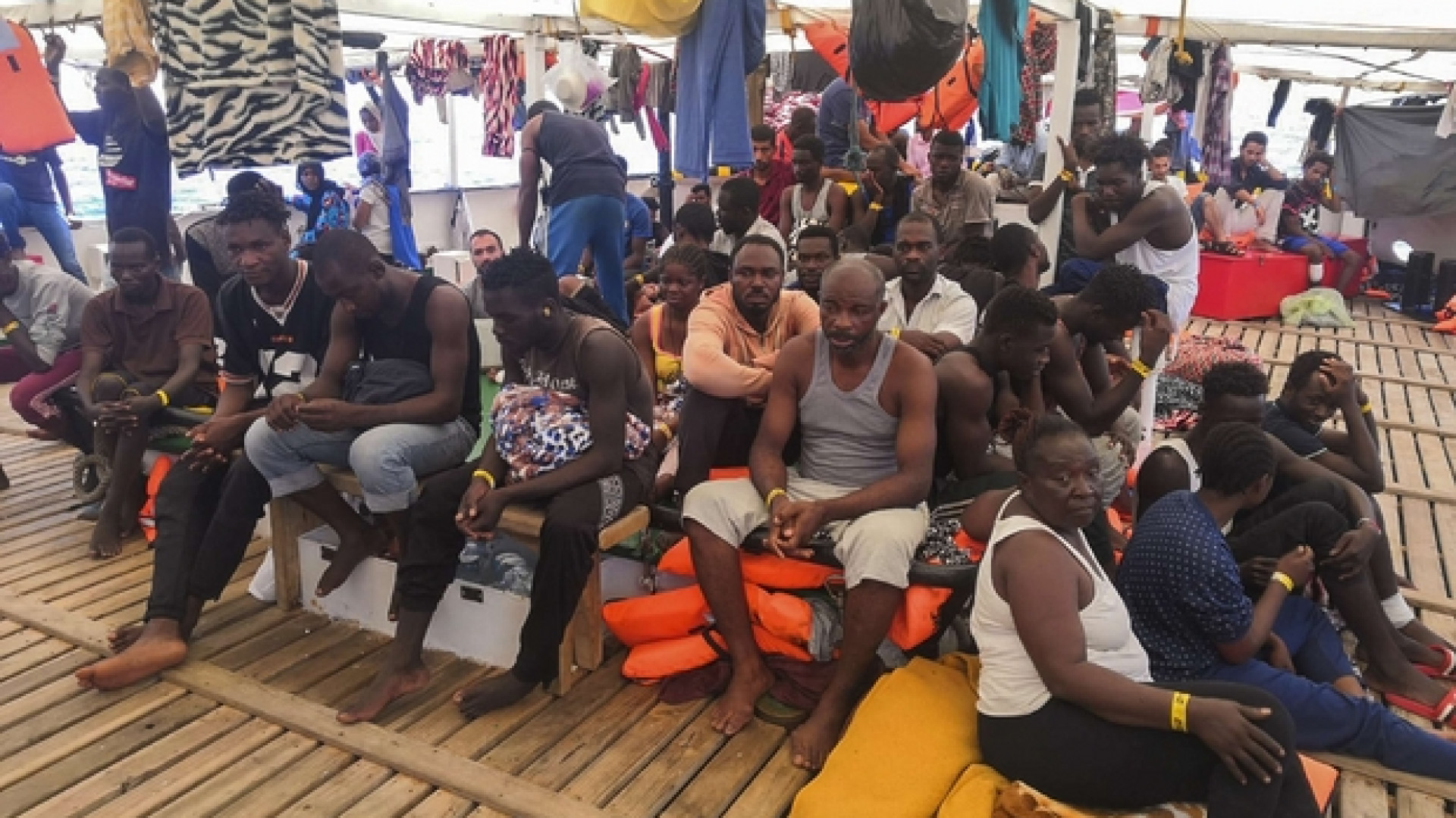 Immagine di Oltre 500 persone lasciate in mare da giorni sulle navi delle Ong