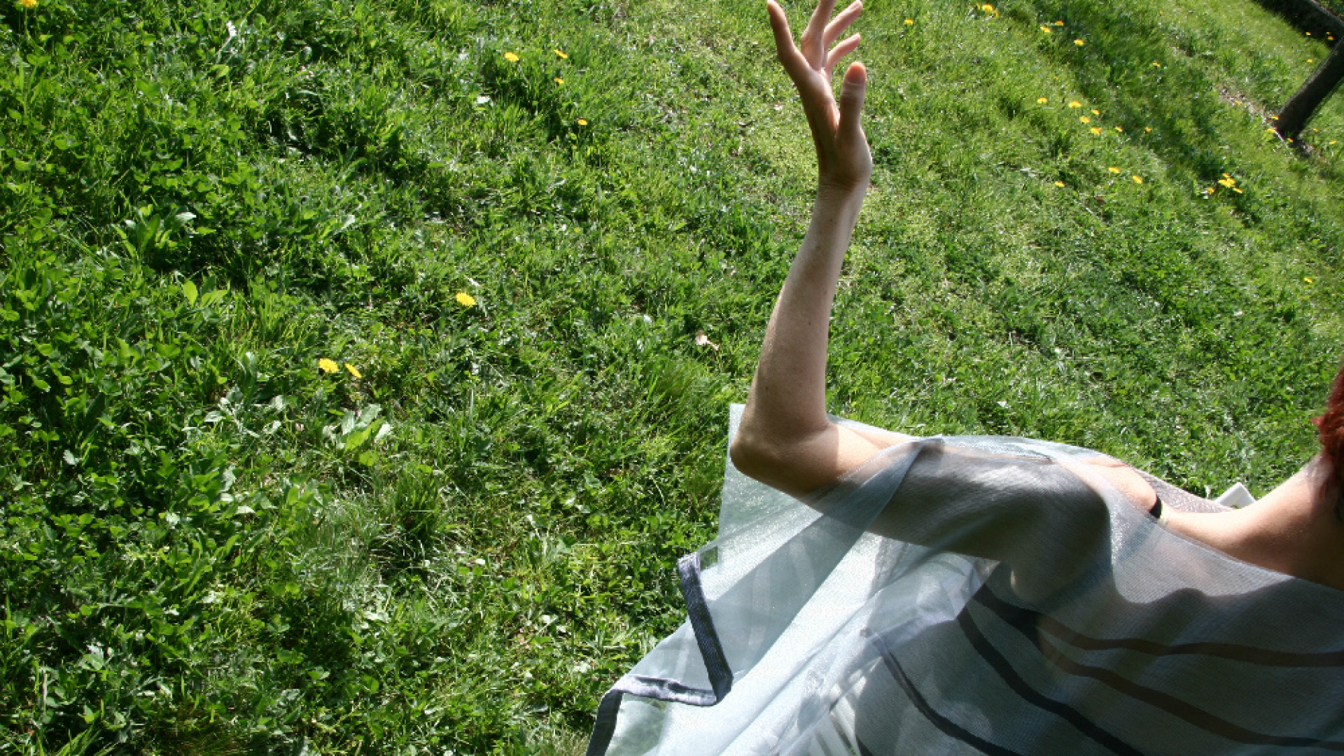 Immagine di Patrizia e Nelly, sorelle preziose A passo di danza tra gli oggetti