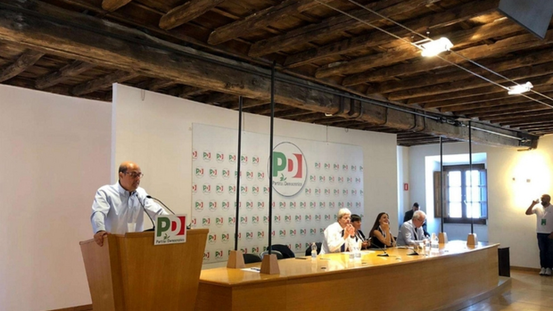 Immagine di Zingaretti a M5s: cinque punti per un governo, discontinuità o voto