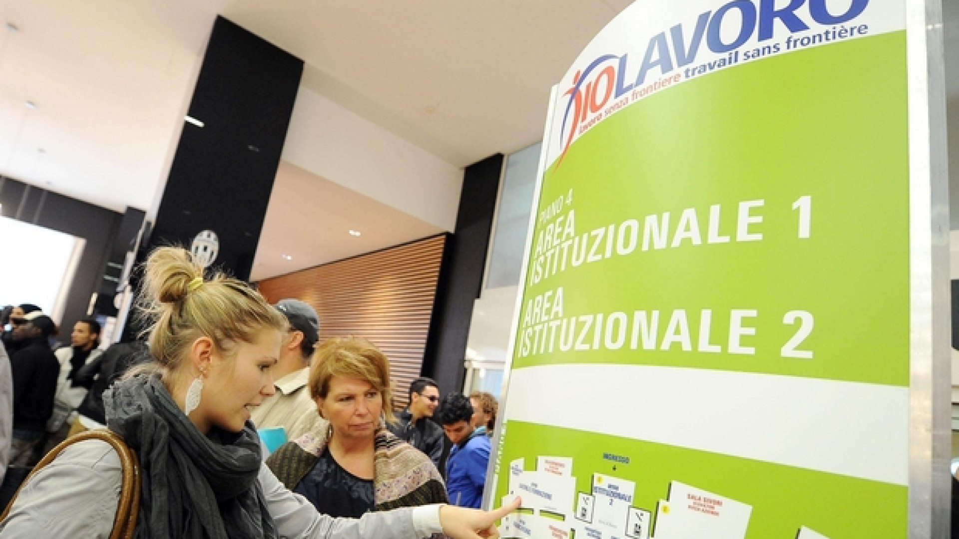 Immagine di Italia, è stagnazione continua. E lo stallo politico fa risalire lo spread