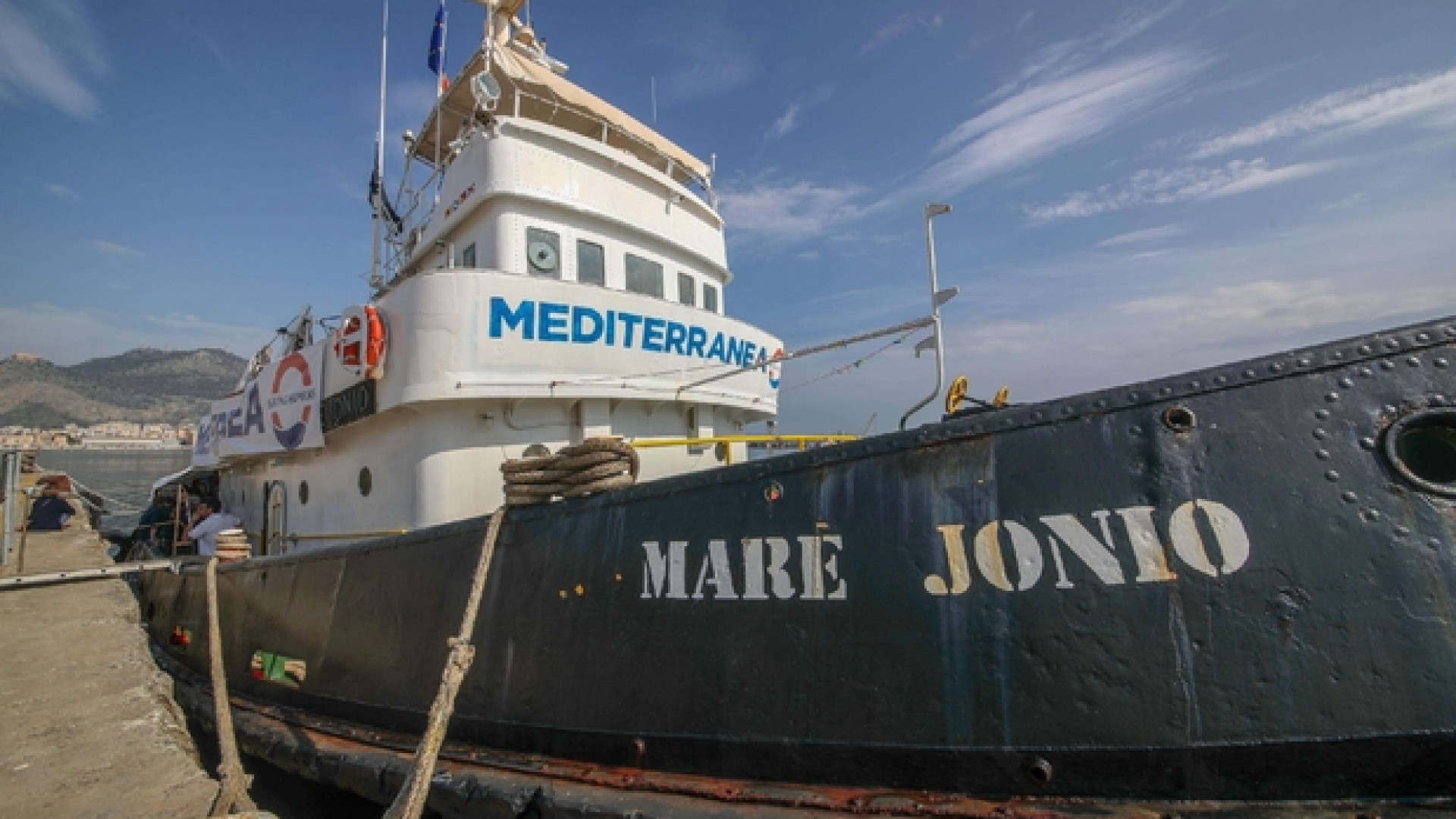 Immagine di Mare Jonio, scontro Capitaneria-Viminale. Multati i volontari