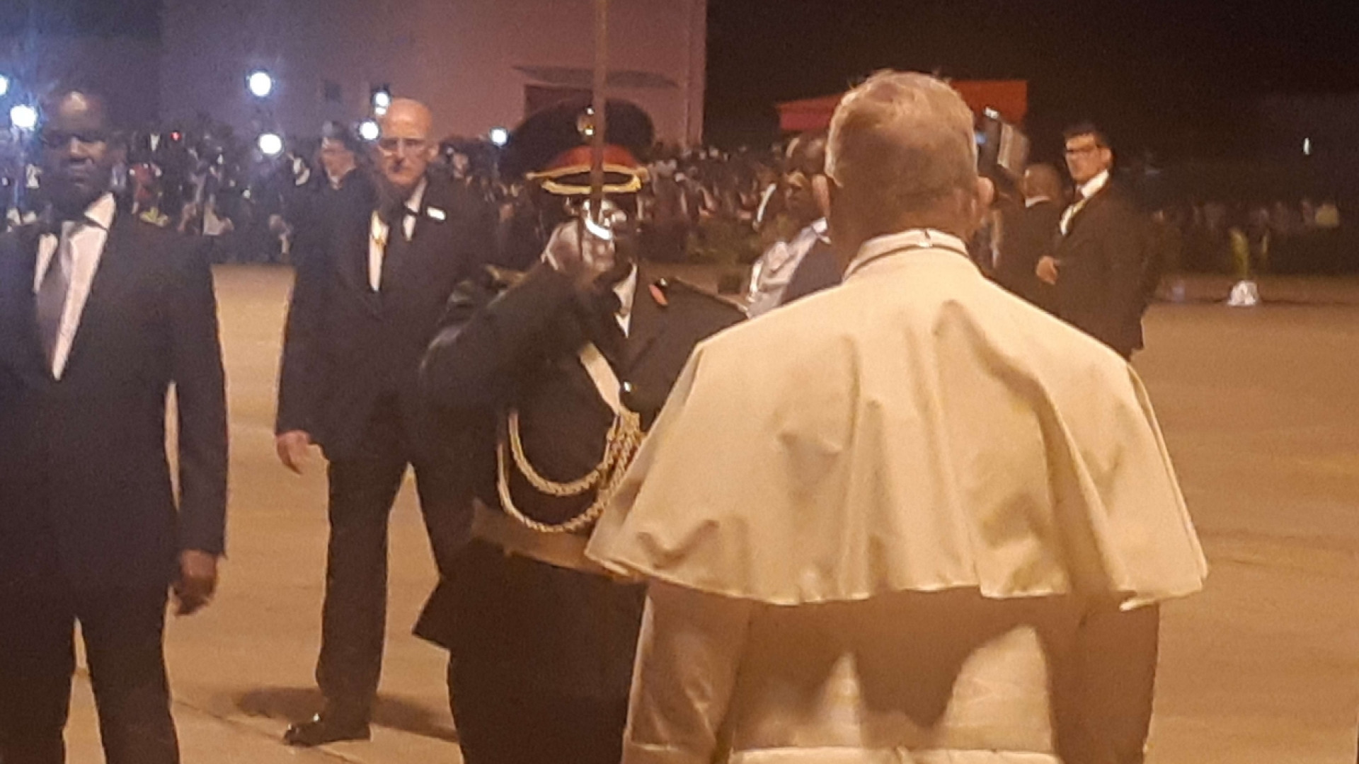 Immagine di Il Papa è in Mozambico, lo scambio di battute con i giornalisti