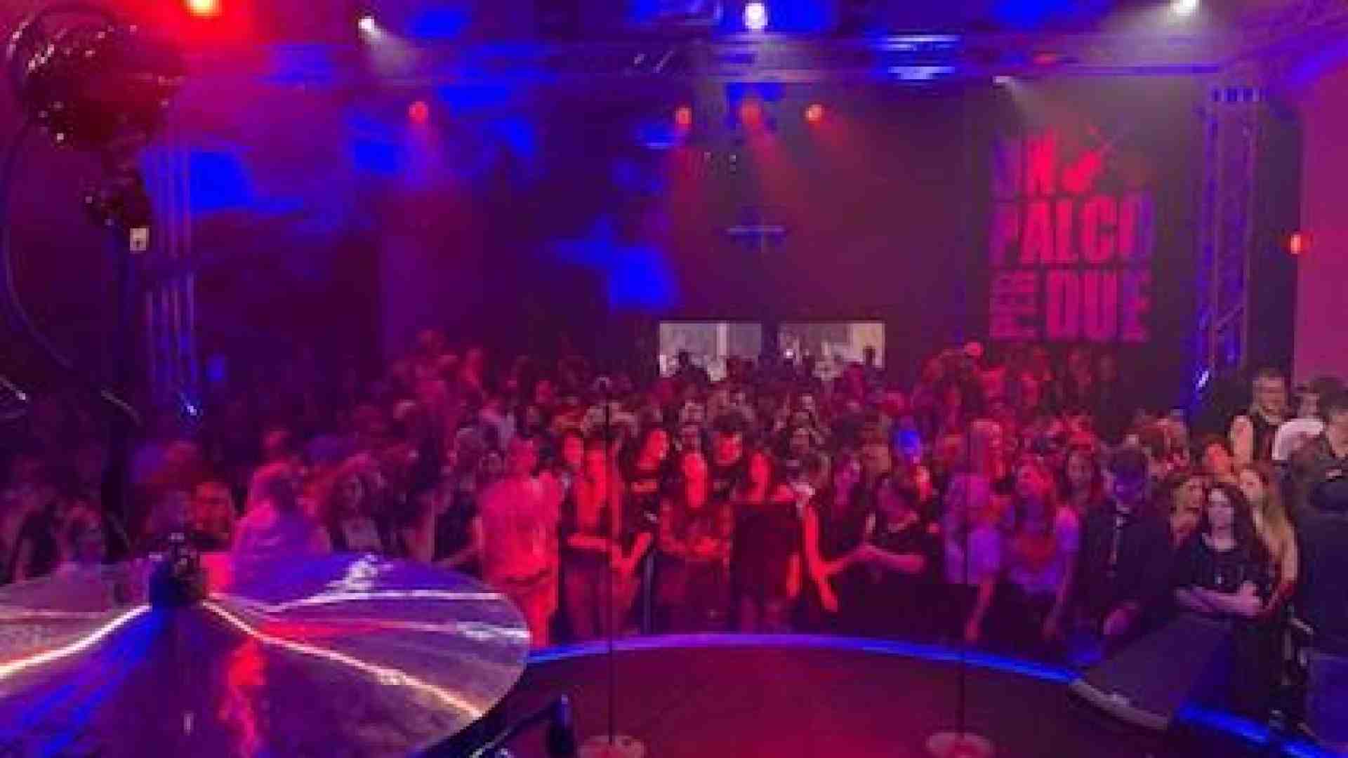 Immagine di Sul palco coi cantanti non sale lo share