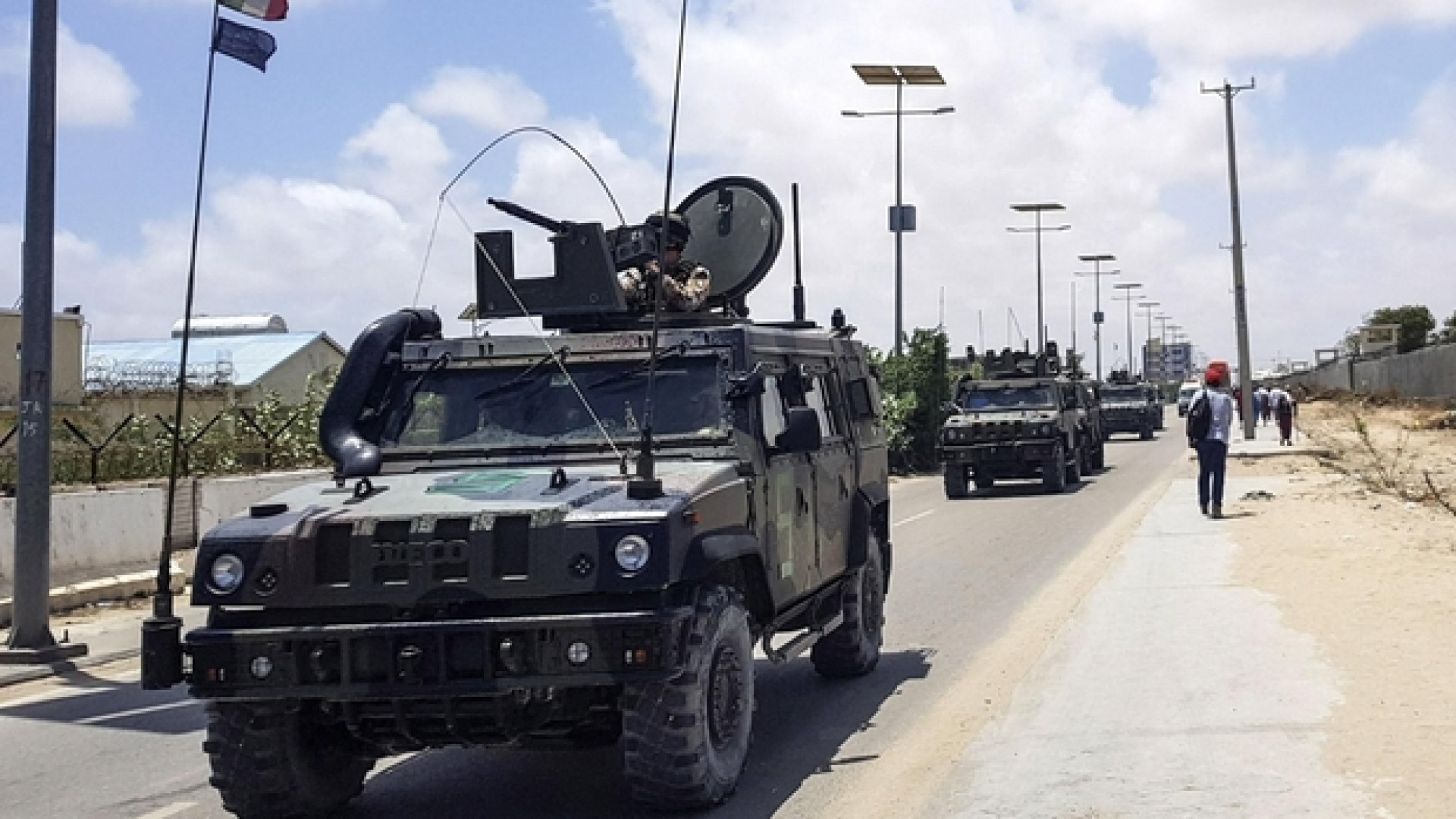 Immagine di Bomba contro convoglio italiano a Mogadiscio: nessun ferito