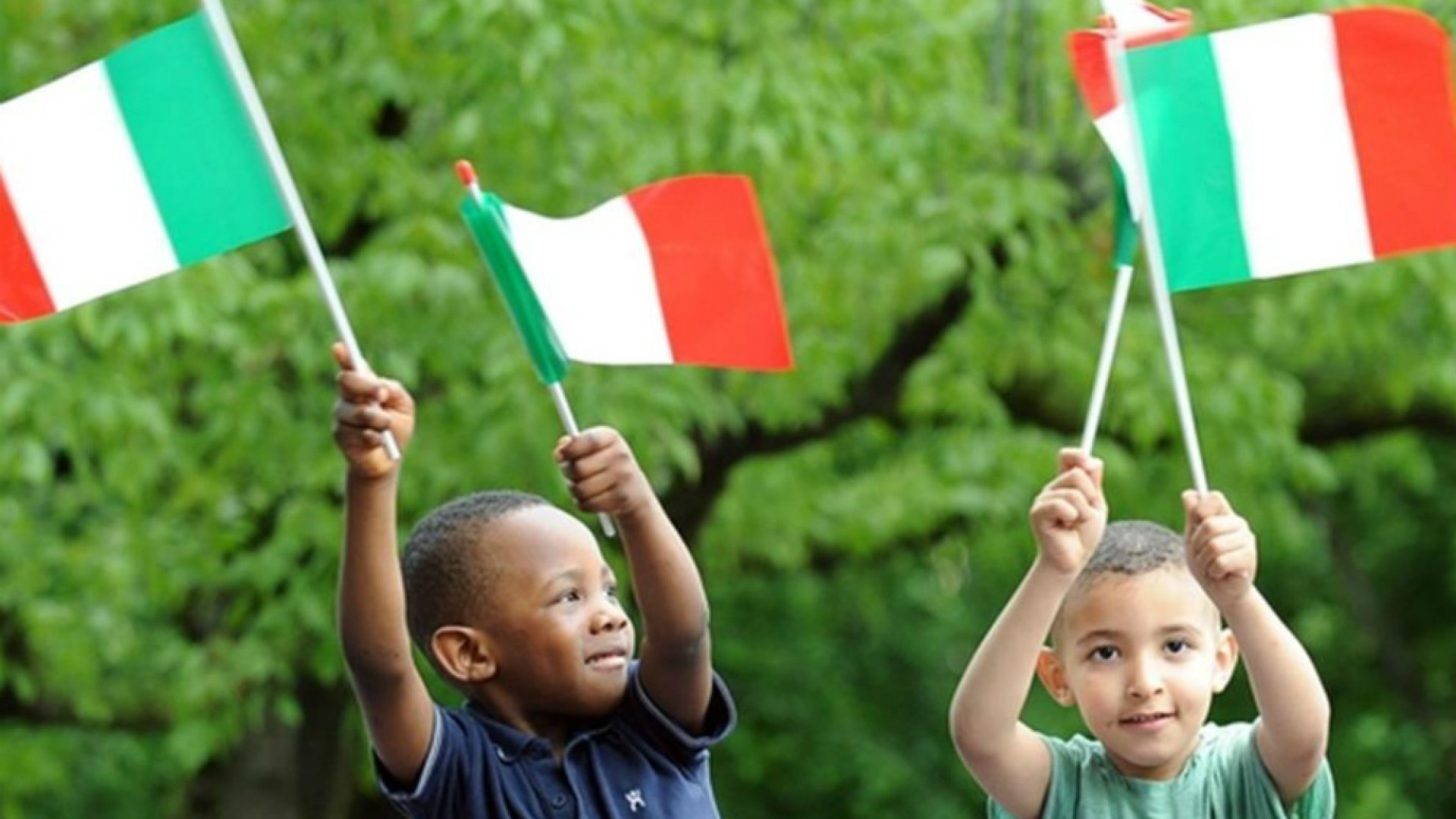 Immagine di Italiani con lo Ius (soli, culturae o temperato)