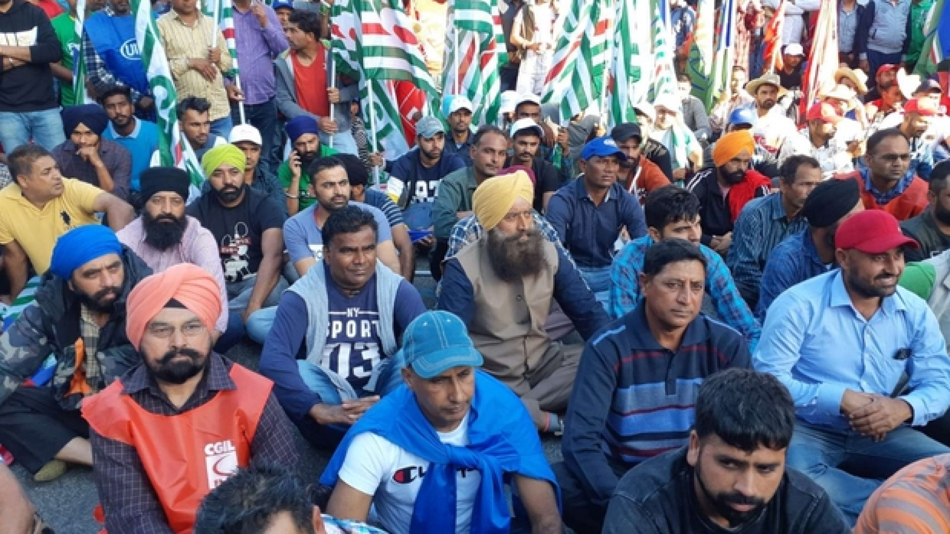 Immagine di «Basta violenza e sfruttamento», braccianti sikh in sciopero
