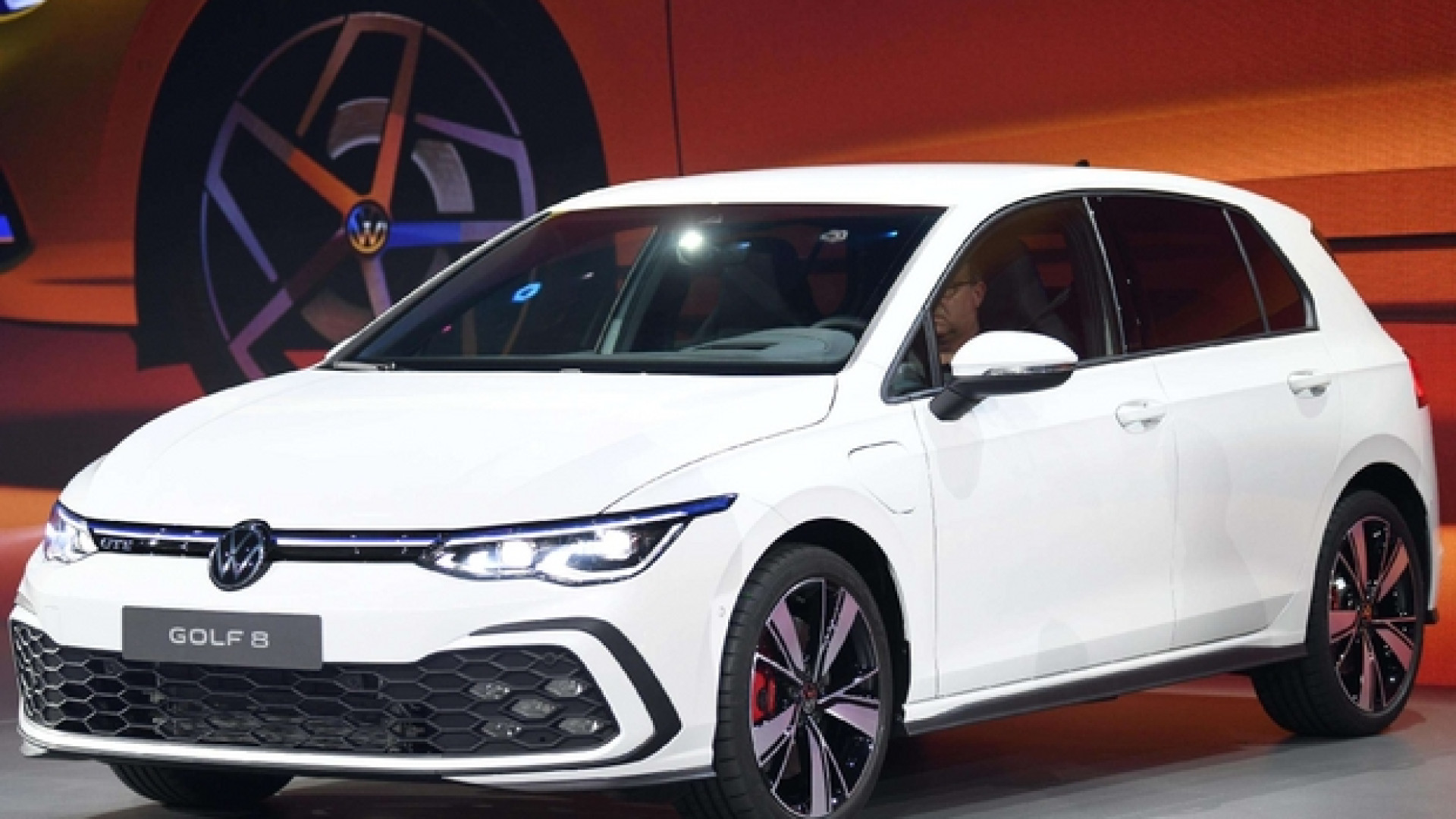 Immagine di Ecco la Golf 8: a marzo 2020 la nuova generazione