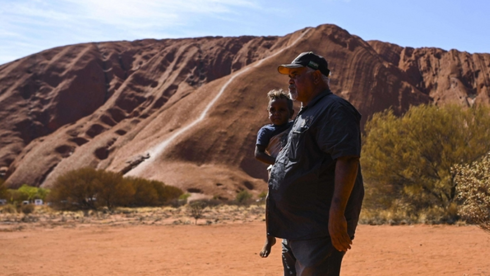 Immagine di Niente turisti. Il monte sacro Uluru è solo per gli aborigeni