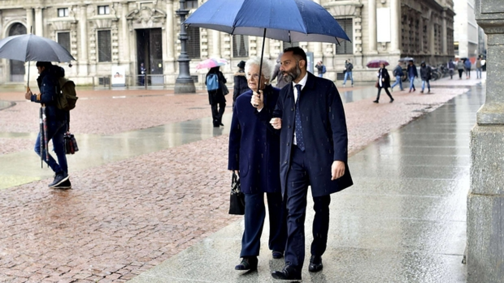 Immagine di La scorta a Liliana Segre. Il Centro Wiesenthal: vergogna per l'Italia