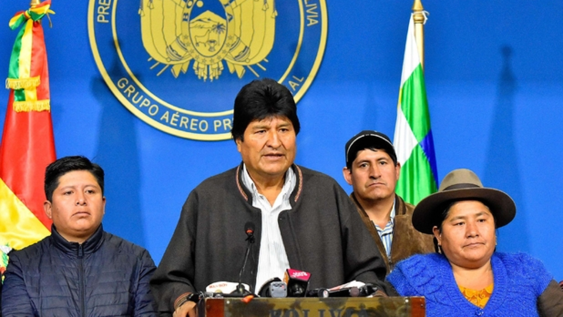 Immagine di Proteste, Morales si dimette. Il Papa: preghiamo per i boliviani