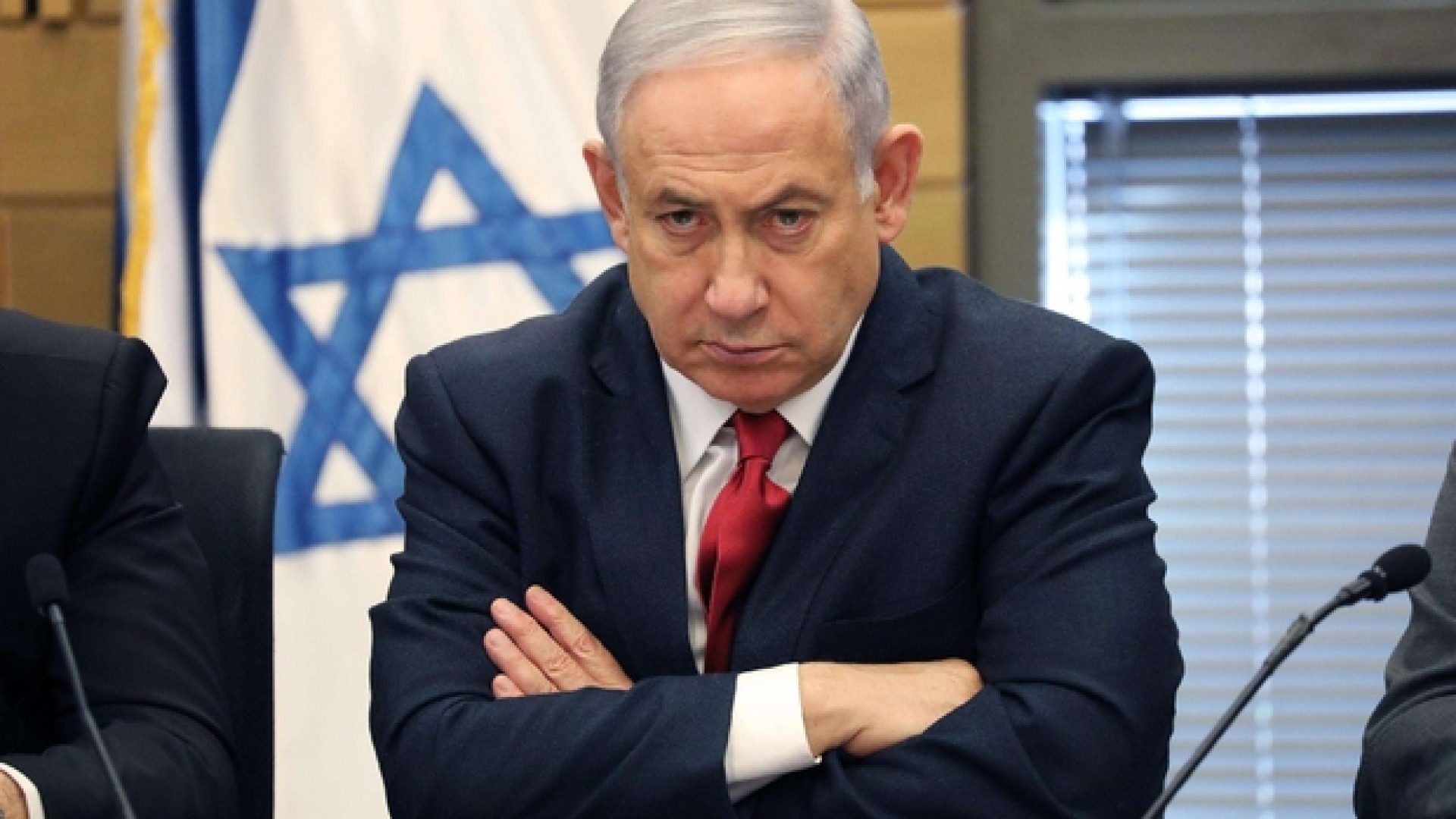 Immagine di Netanyahu incriminato per corruzione. La replica: tentativo di colpo di stato