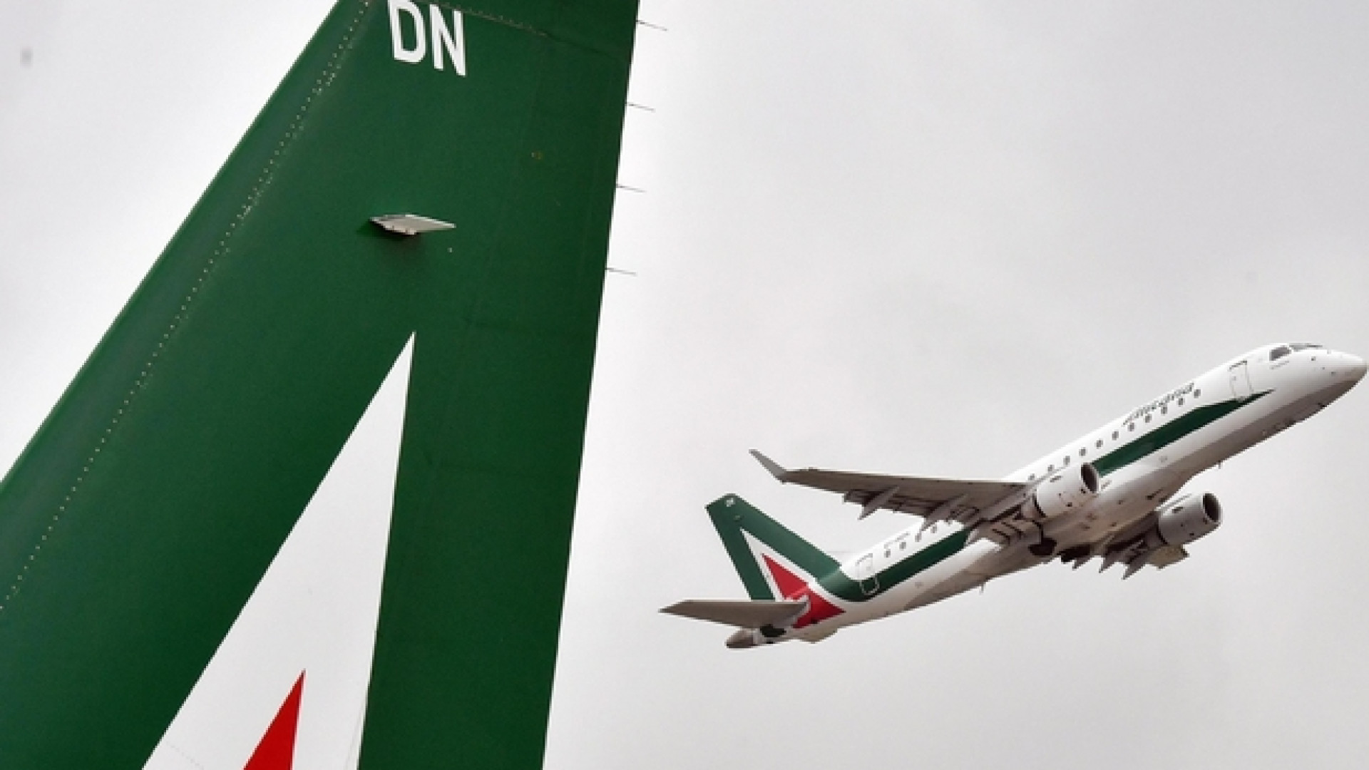 Immagine di La «nuova Iri» nell'agenda di governo: obiettivo salvare Alitalia e l'acciaio