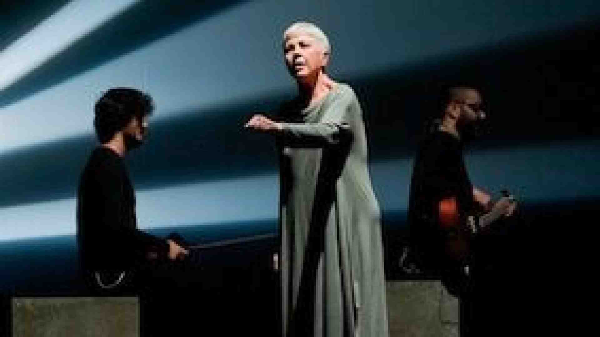 Immagine di Con Ottavia Piccolo su il sipario de “L’altro teatro”