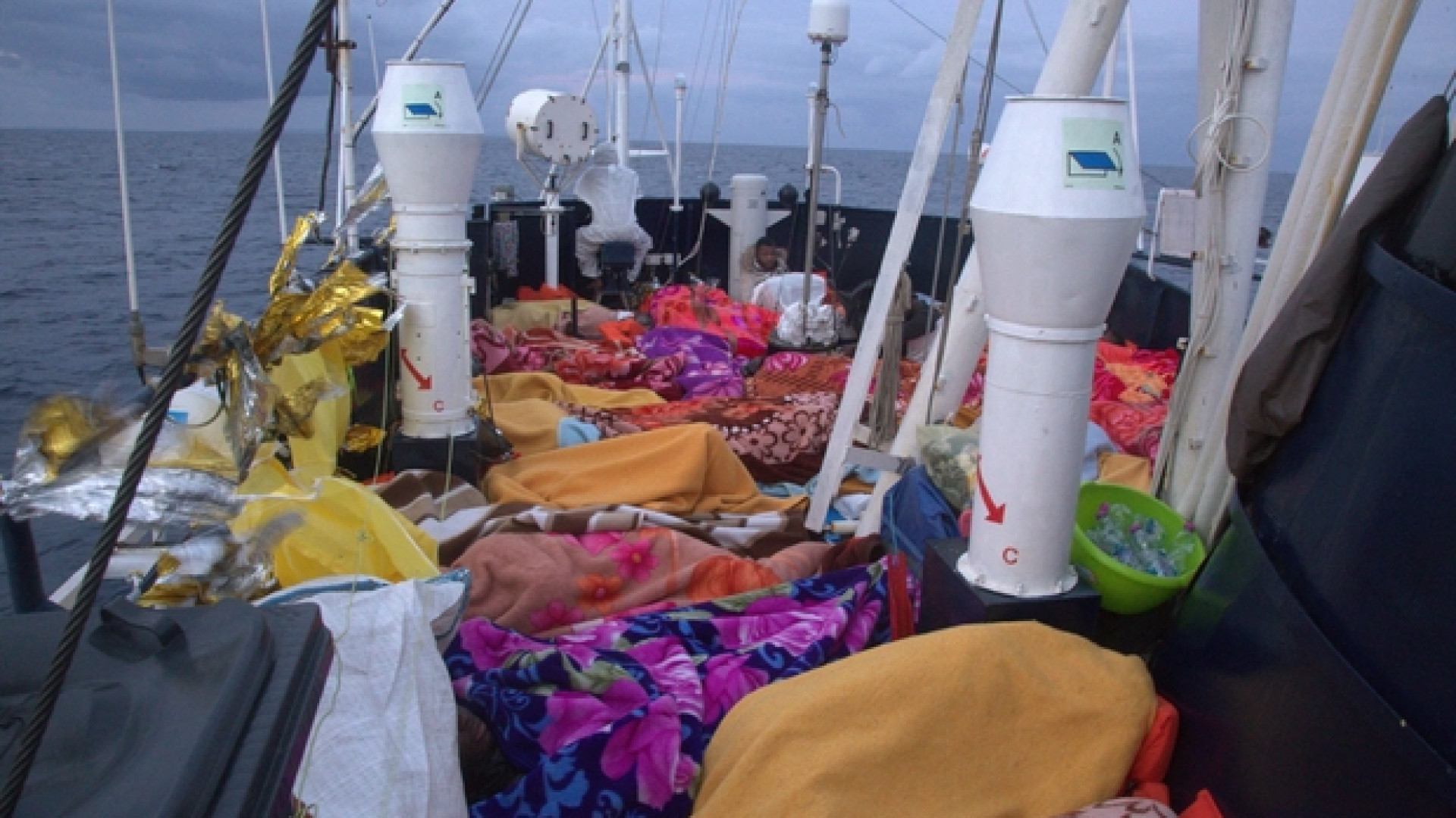 Immagine di Dopo 5 giorni di attesa, la nave Alan Kurdi approda a Messina
