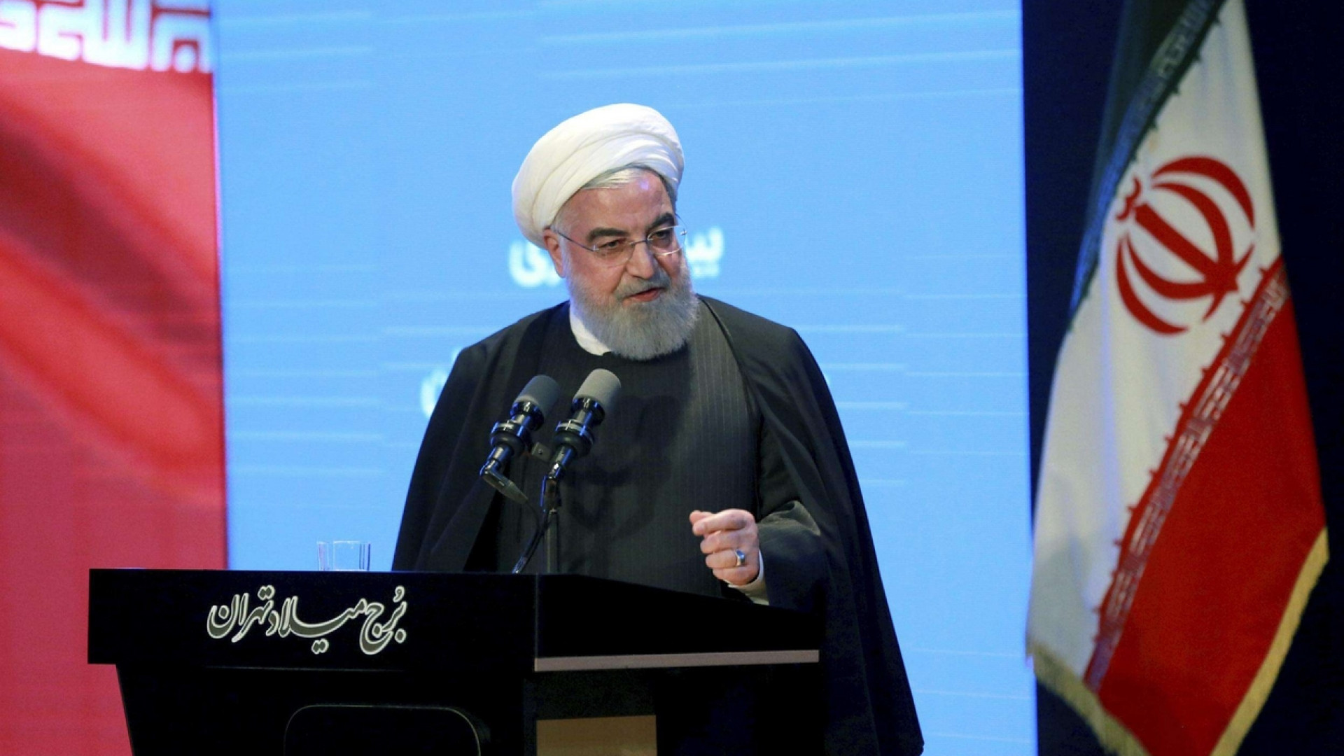 Immagine di Khamenei: sono martiri le vittime innocenti delle proteste