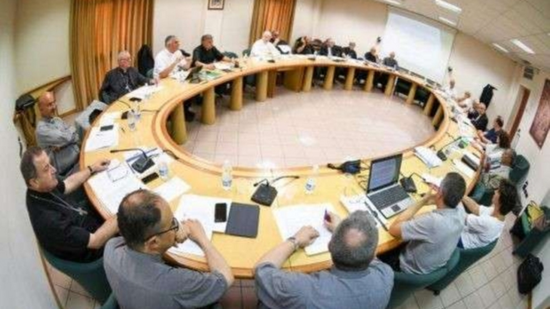 Immagine di Ghizzoni: «Sulla protezione dei minori la Chiesa italiana è determinata»