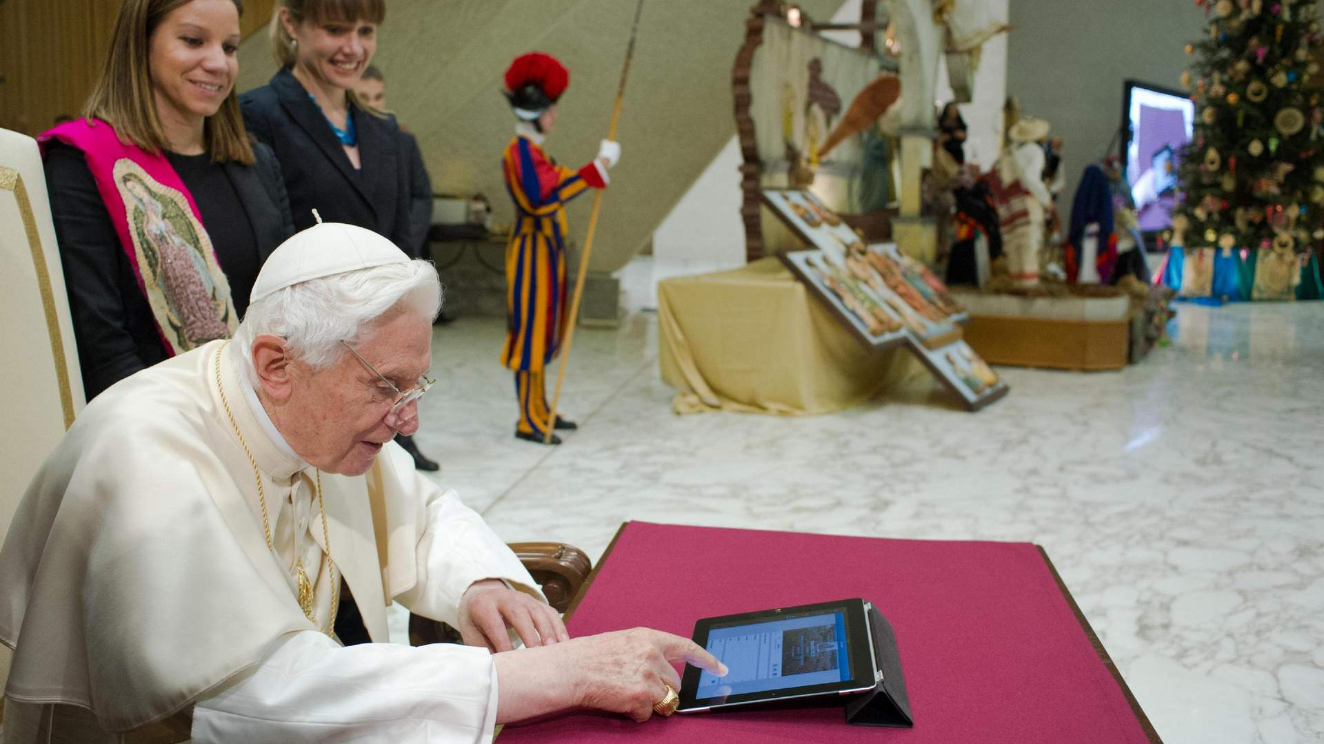 Immagine di Benedetto XVI debutta su Twitter. La prima volta di un Papa