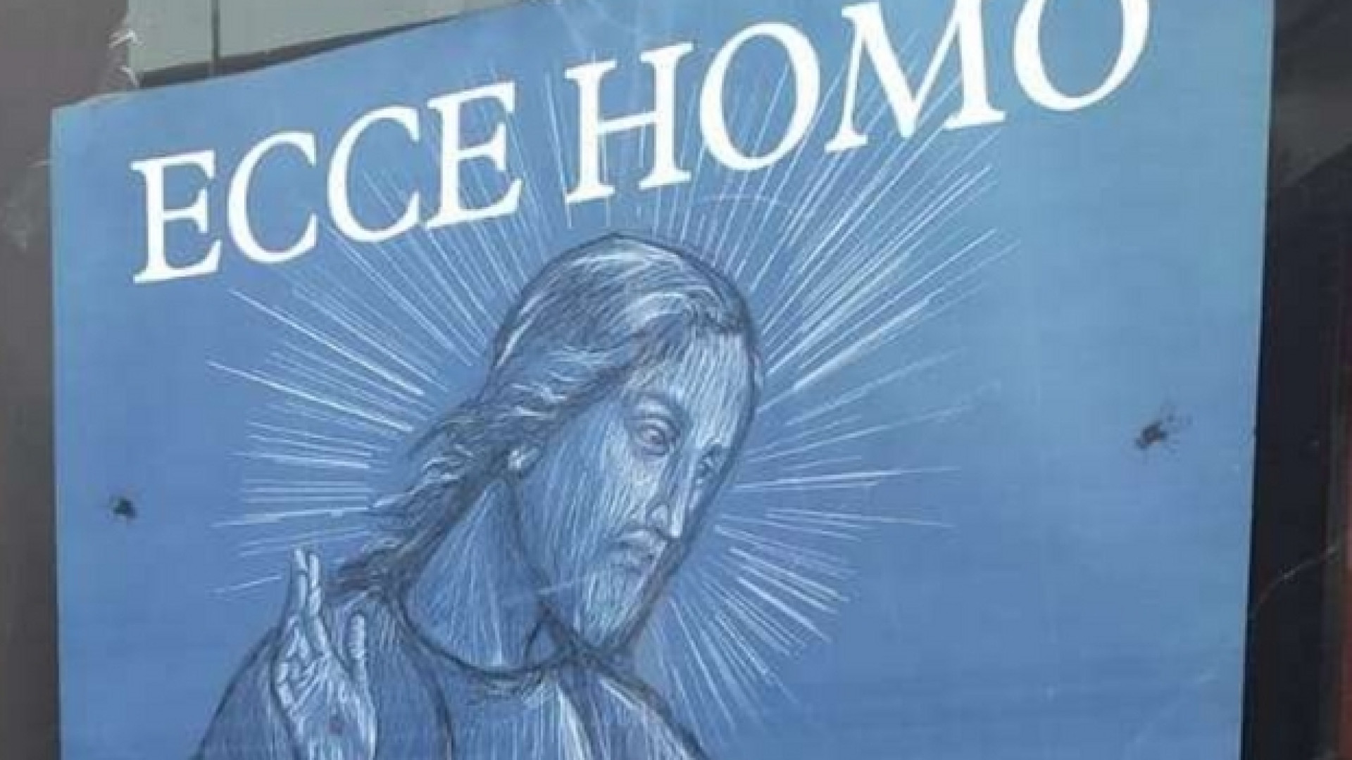 Immagine di Rimosso manifesto blasfemo su Gesù. E il Macro si scusa