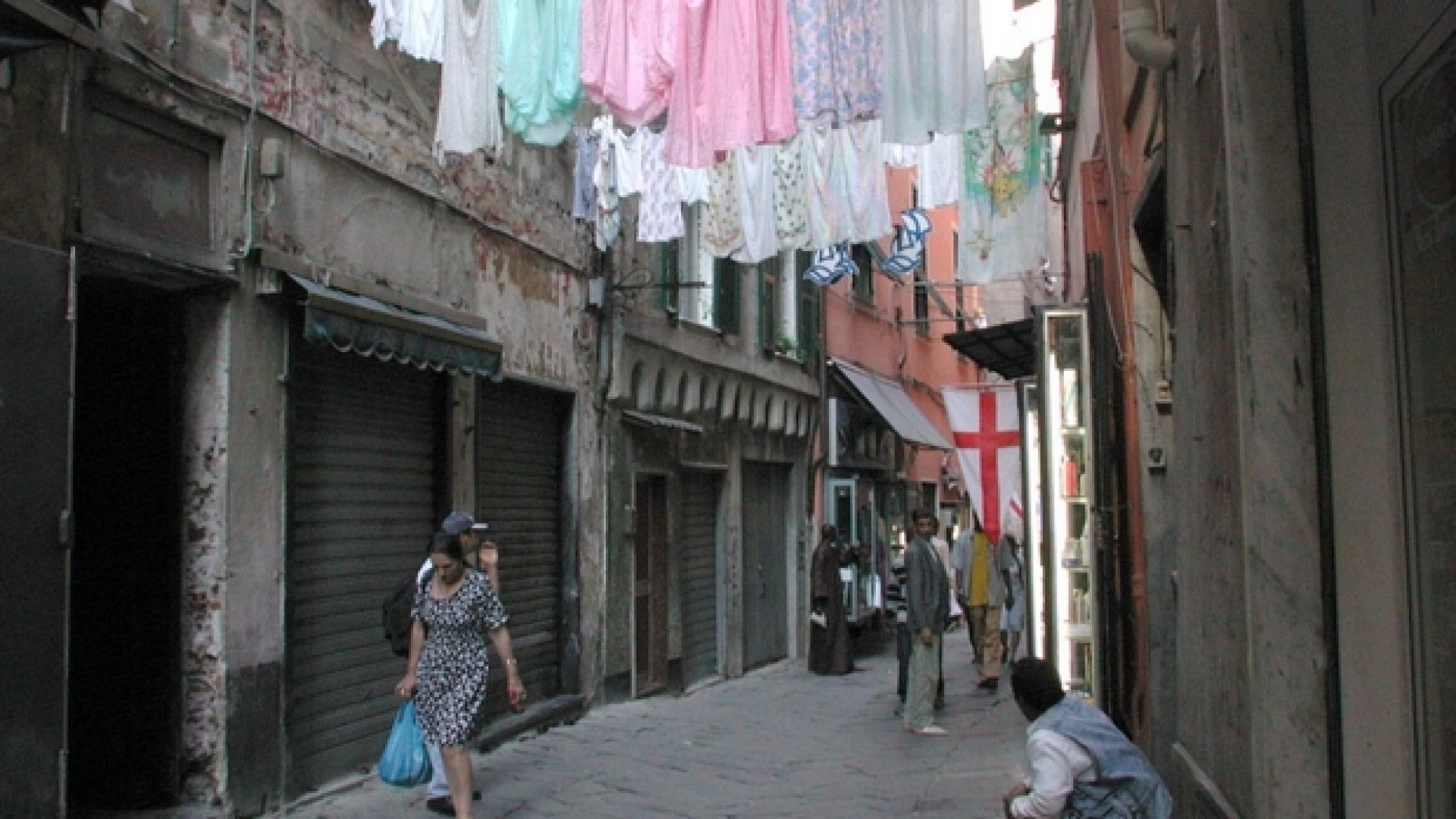 Immagine di Tra i carruggi di Genova la preghiera delle prostitute