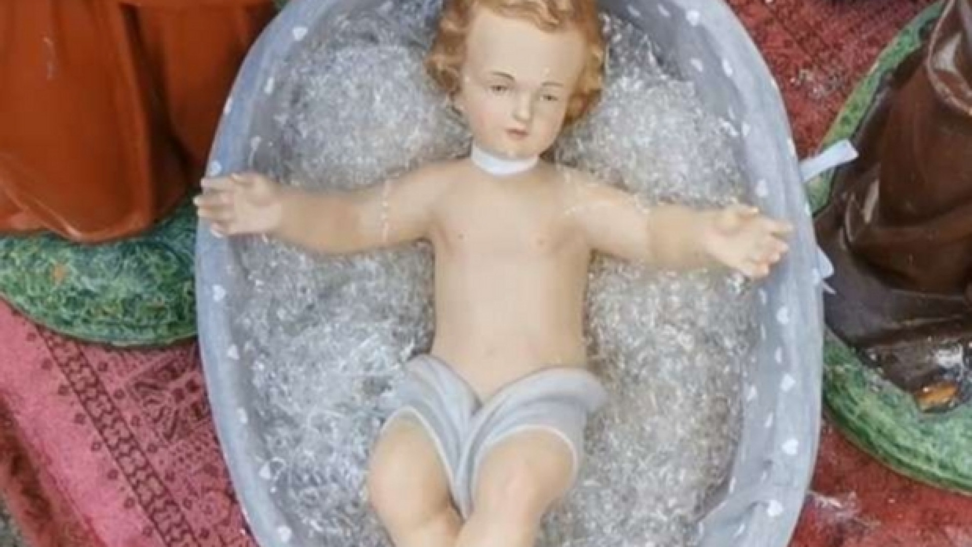 Immagine di Il Bambinello di gesso decapitato, l'arcivescovo: sindrome di Erode