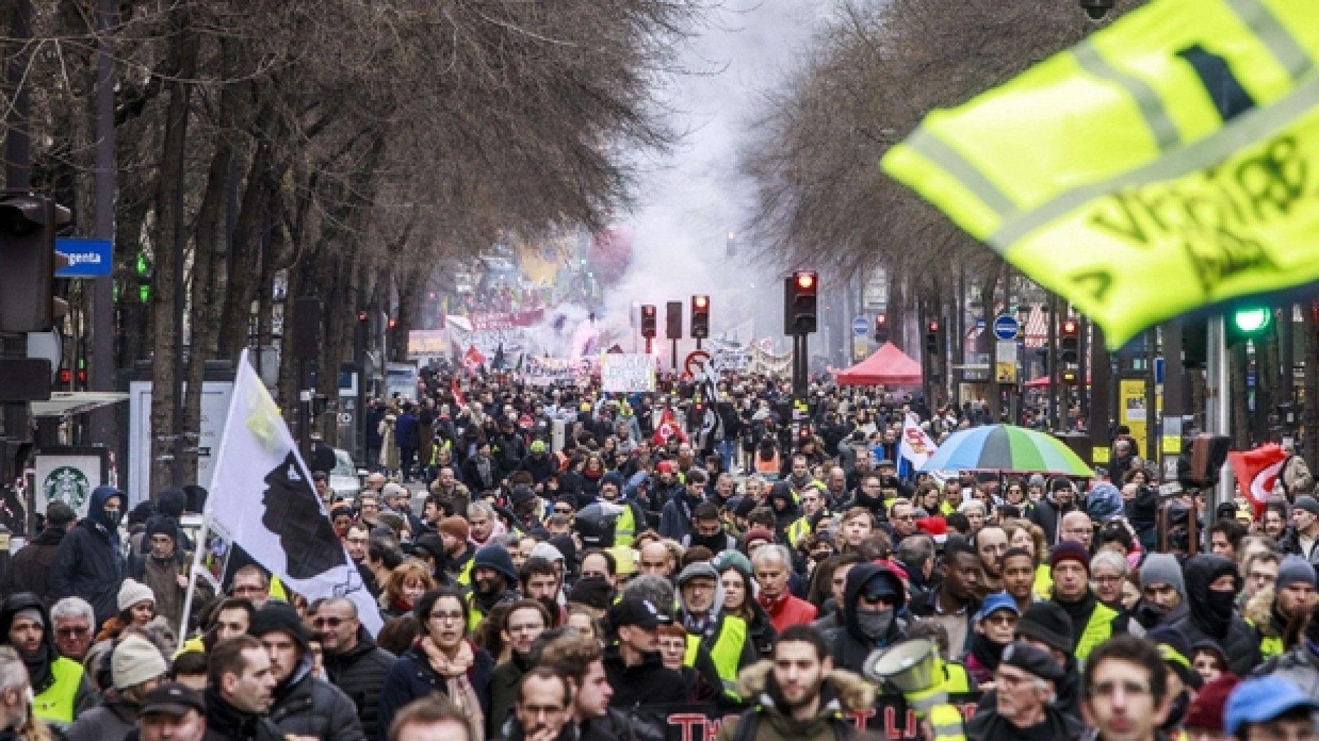 Immagine di La pensione a punti di Macron spacca la Francia. Chi bara?