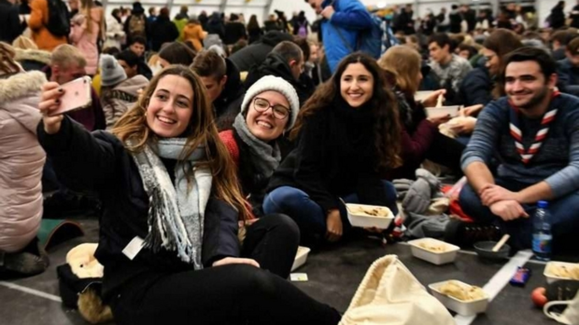 Immagine di La comunità di Taizé sarà a Torino «accolta» dalla Sindone