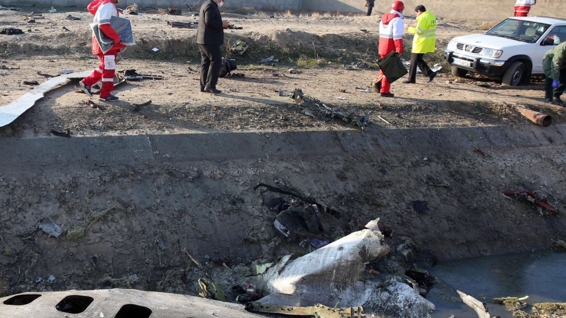 Immagine di Aereo ucraino precipita dopo il decollo da Teheran: 176 morti