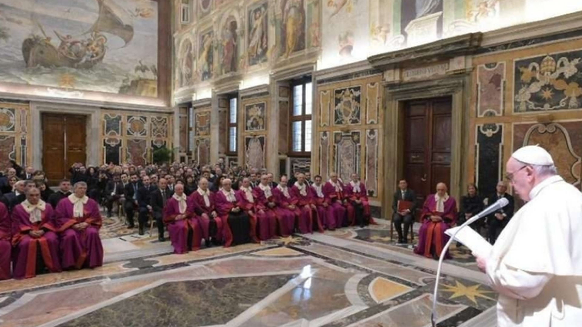 Immagine di Papa Francesco: custodite le coppie cristiane