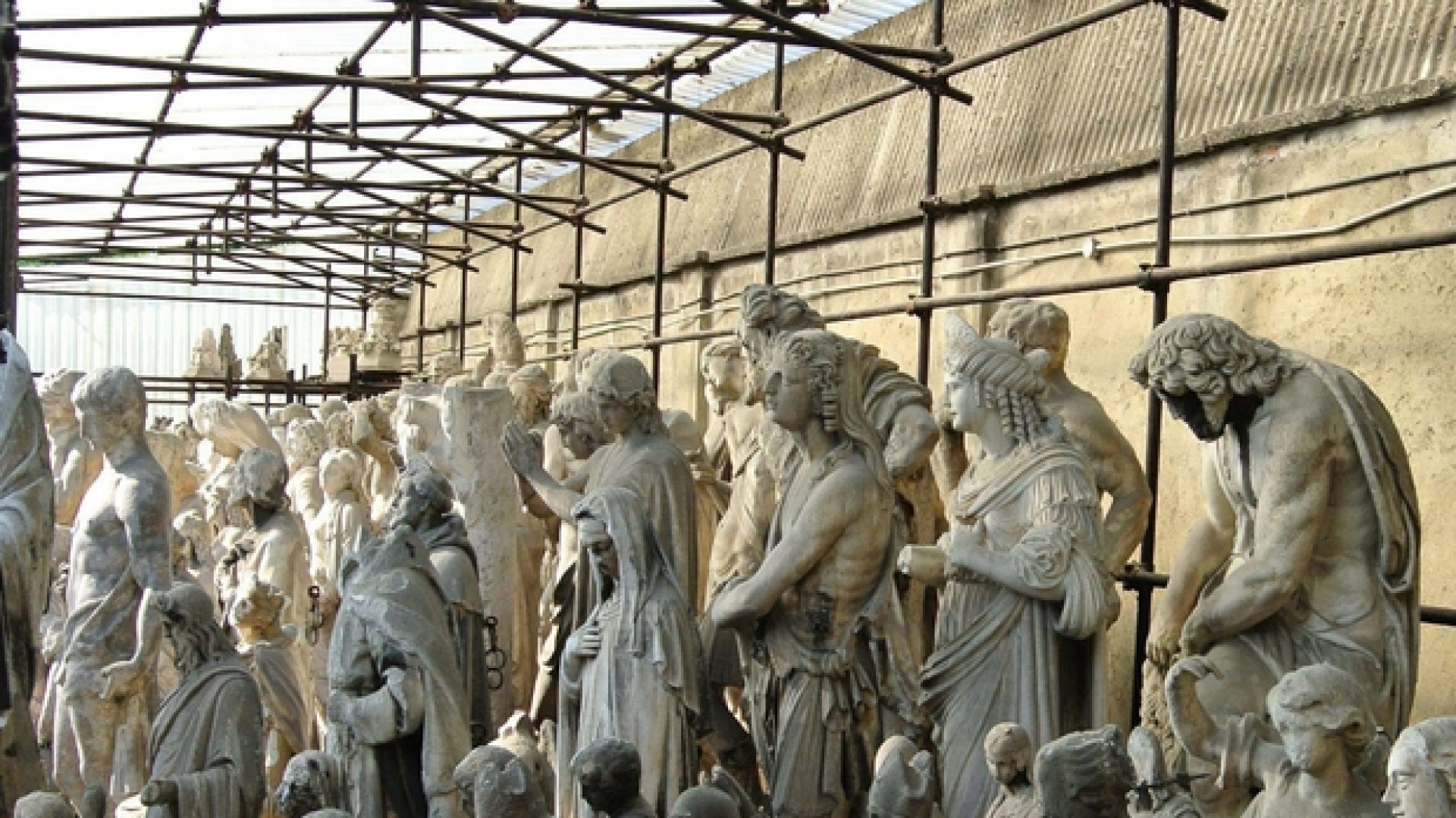 Immagine di Duomo di Milano: ecco come «adottare una statua»